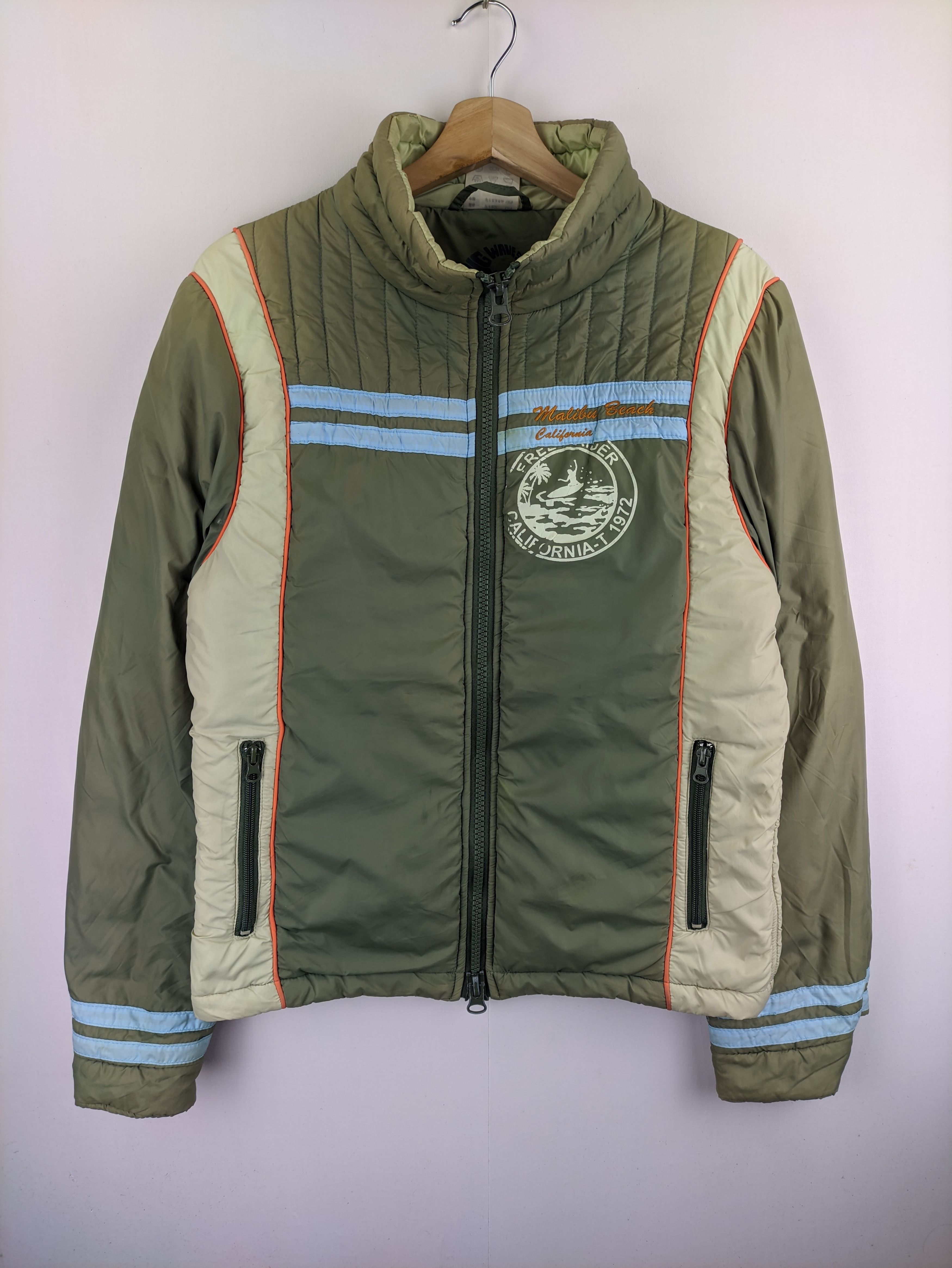 image of Surf Style x Vintage Stealsvintage Puffer Jacket Big Wave Surf California in Faded Green (Size Medi