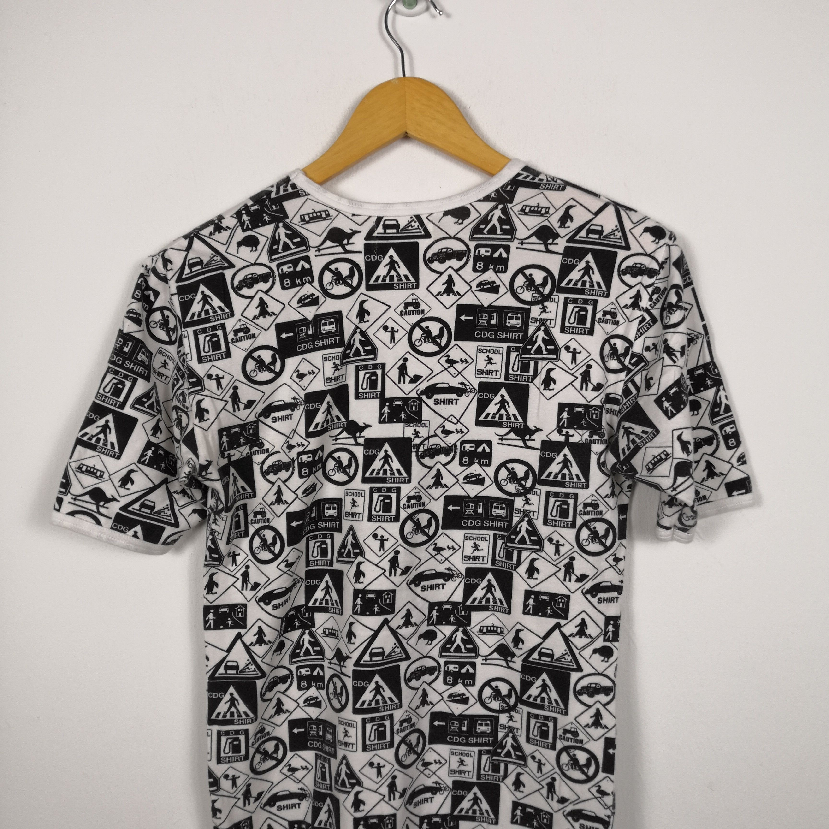 Comme des Garcons × Vintage Comme des Garcon Shirt T Shirt Overprint Signage Tee Size US S / EU 44-46 / 1 - 4 Thumbnail