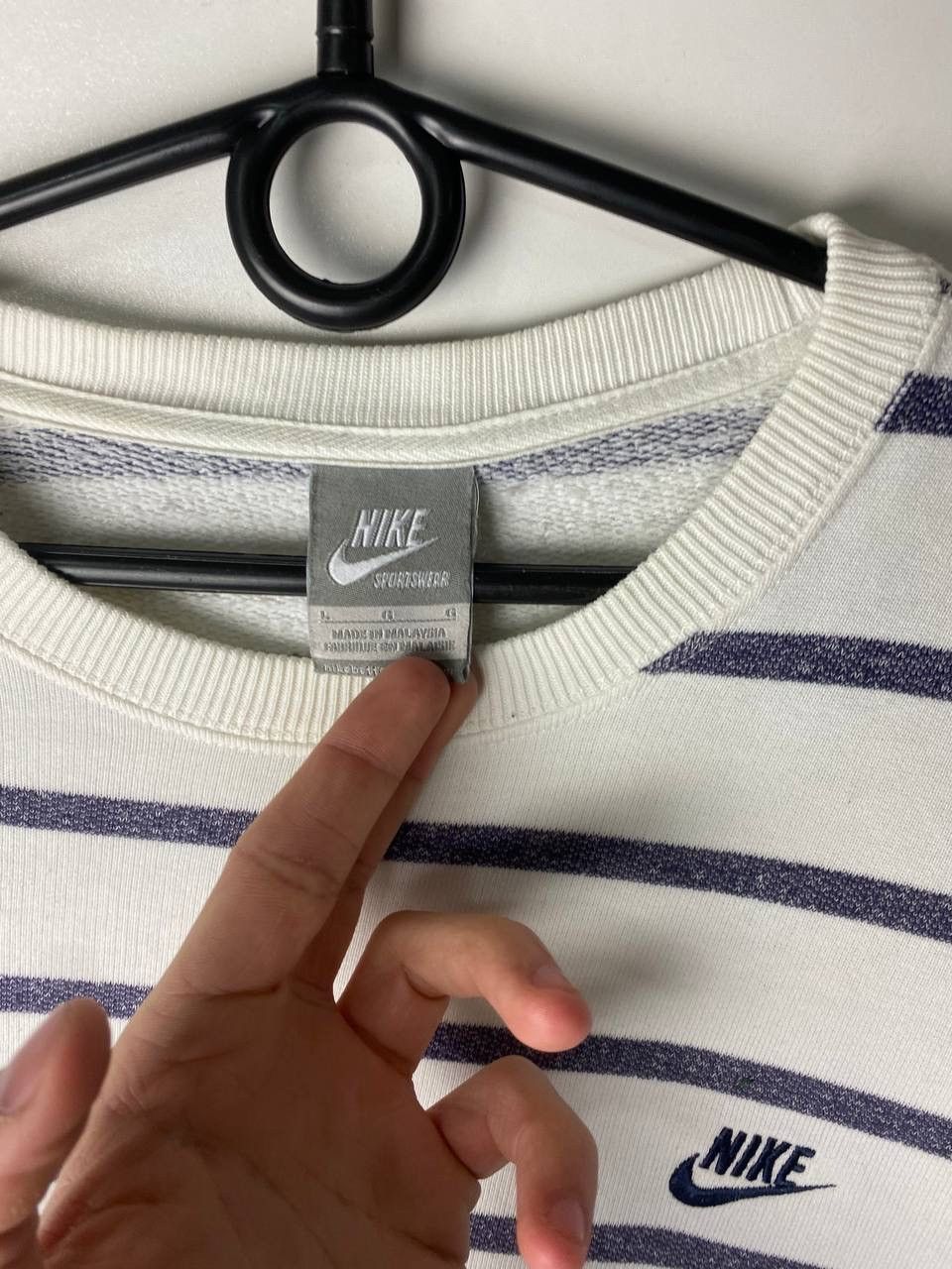 Vintage Nike sportswear sweatshirt size L Size US L / EU 52-54 / 3 - 4 Thumbnail