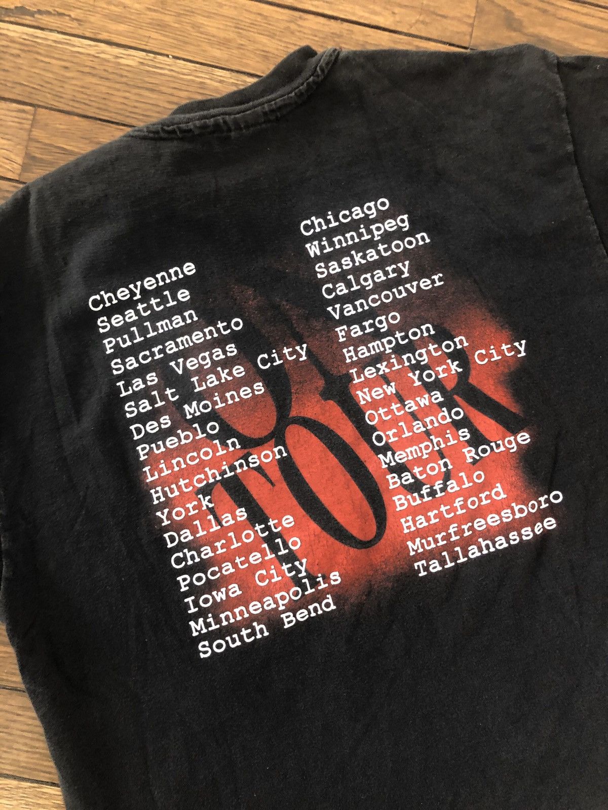 Vintage Vintage “GARTH” Garth Brooks Country Tee ❄️🥣💤🧊 Carti EMO OG Size US L / EU 52-54 / 3 - 5 Thumbnail