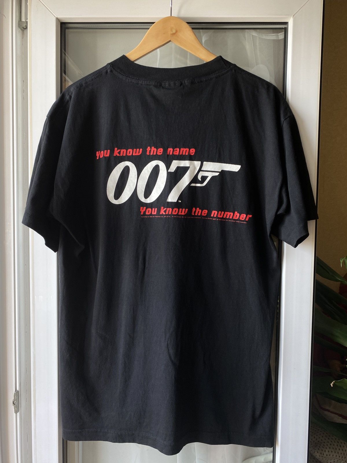 Other Vintage 1995 James Bond golden eye agent 007 tee Size US L / EU 52-54 / 3 - 1 Thumbnail