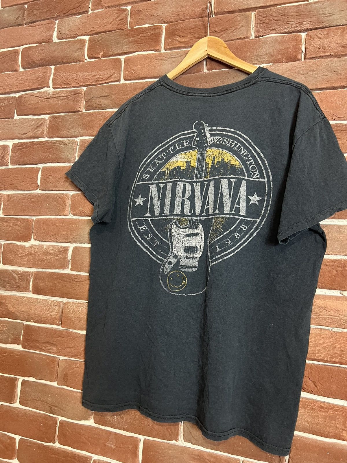Band Tees Rare 00s Nirvana Smiley Kurt Cobain Grunge Band Tshirt Size US L / EU 52-54 / 3 - 4 Thumbnail