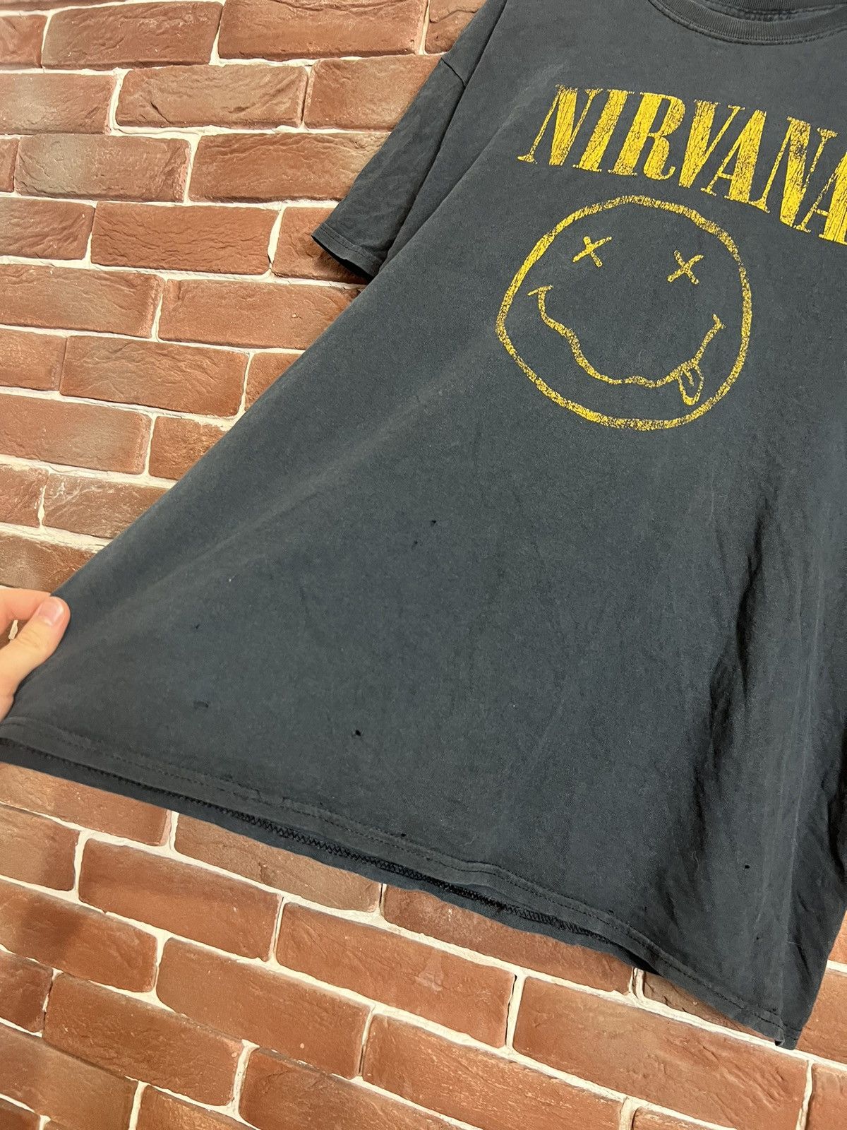 Band Tees Rare 00s Nirvana Smiley Kurt Cobain Grunge Band Tshirt Size US L / EU 52-54 / 3 - 7 Thumbnail