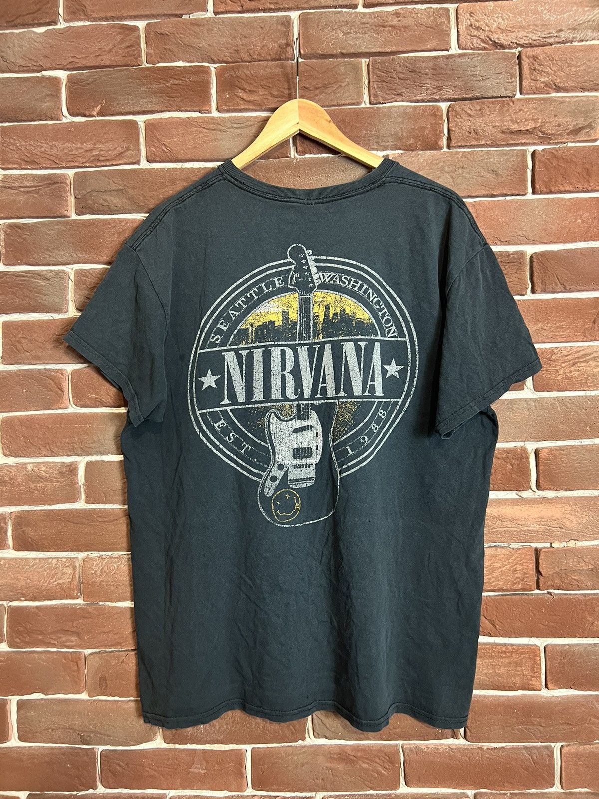 Band Tees Rare 00s Nirvana Smiley Kurt Cobain Grunge Band Tshirt Size US L / EU 52-54 / 3 - 2 Thumbnail