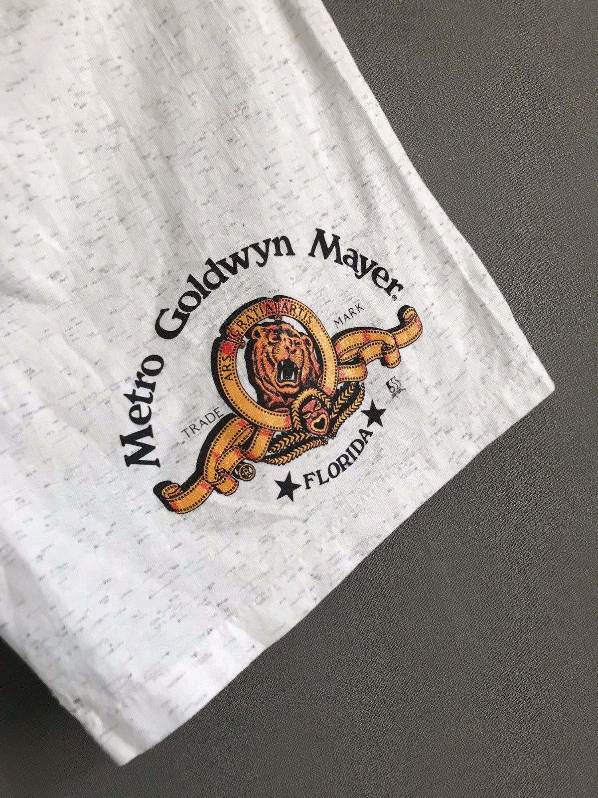 Vintage Vintage 90s Metro Goldwyn Mayer Florida Shorts Style Size US 34 / EU 50 - 2 Thumbnail