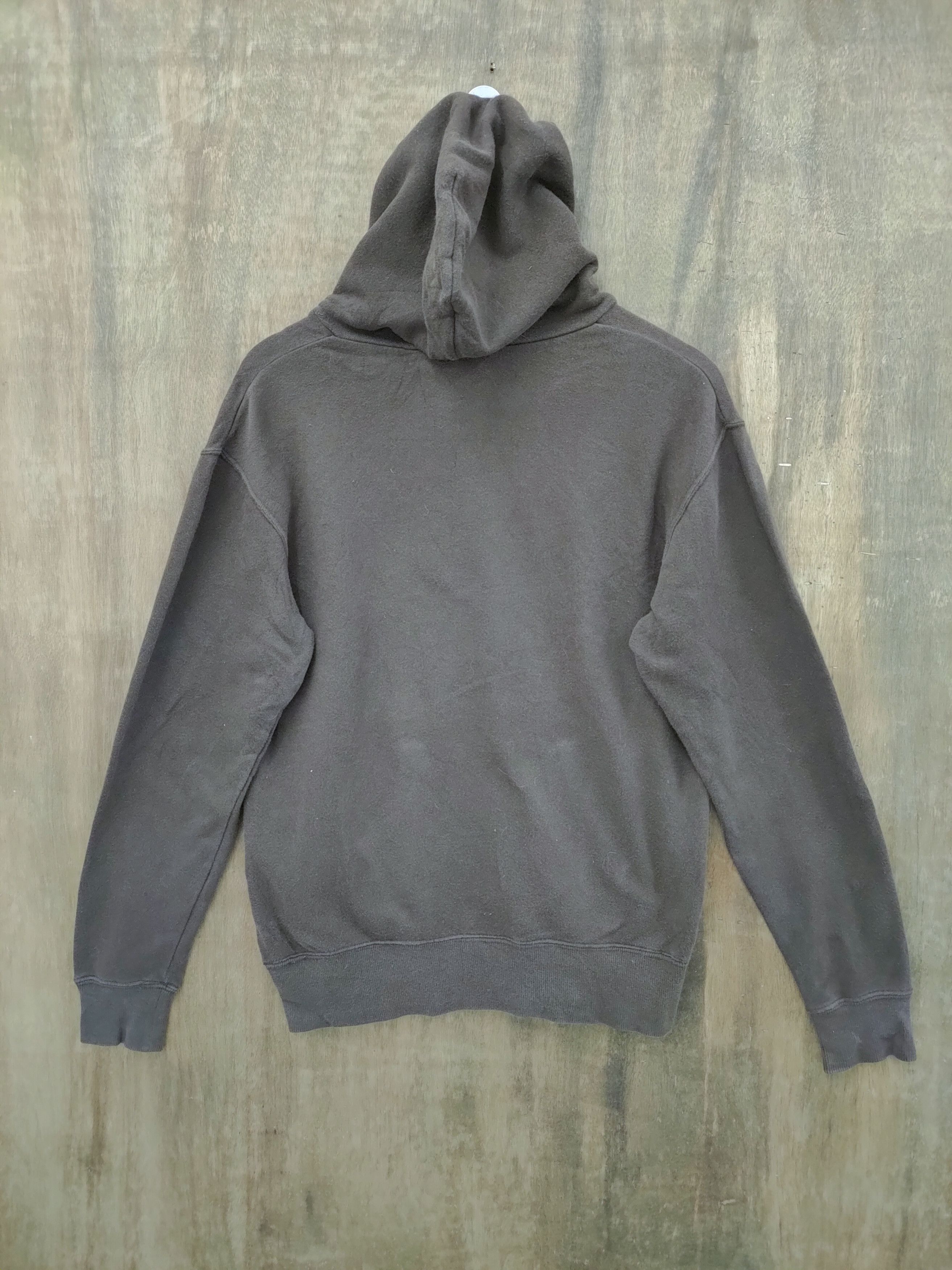 Cartoon Network × Disney × Mickey Mouse DISNEY GREAT BIG SMILE 28 MICKEY FADED SWEATSHIRT HOODIE Size US M / EU 48-50 / 2 - 7 Thumbnail