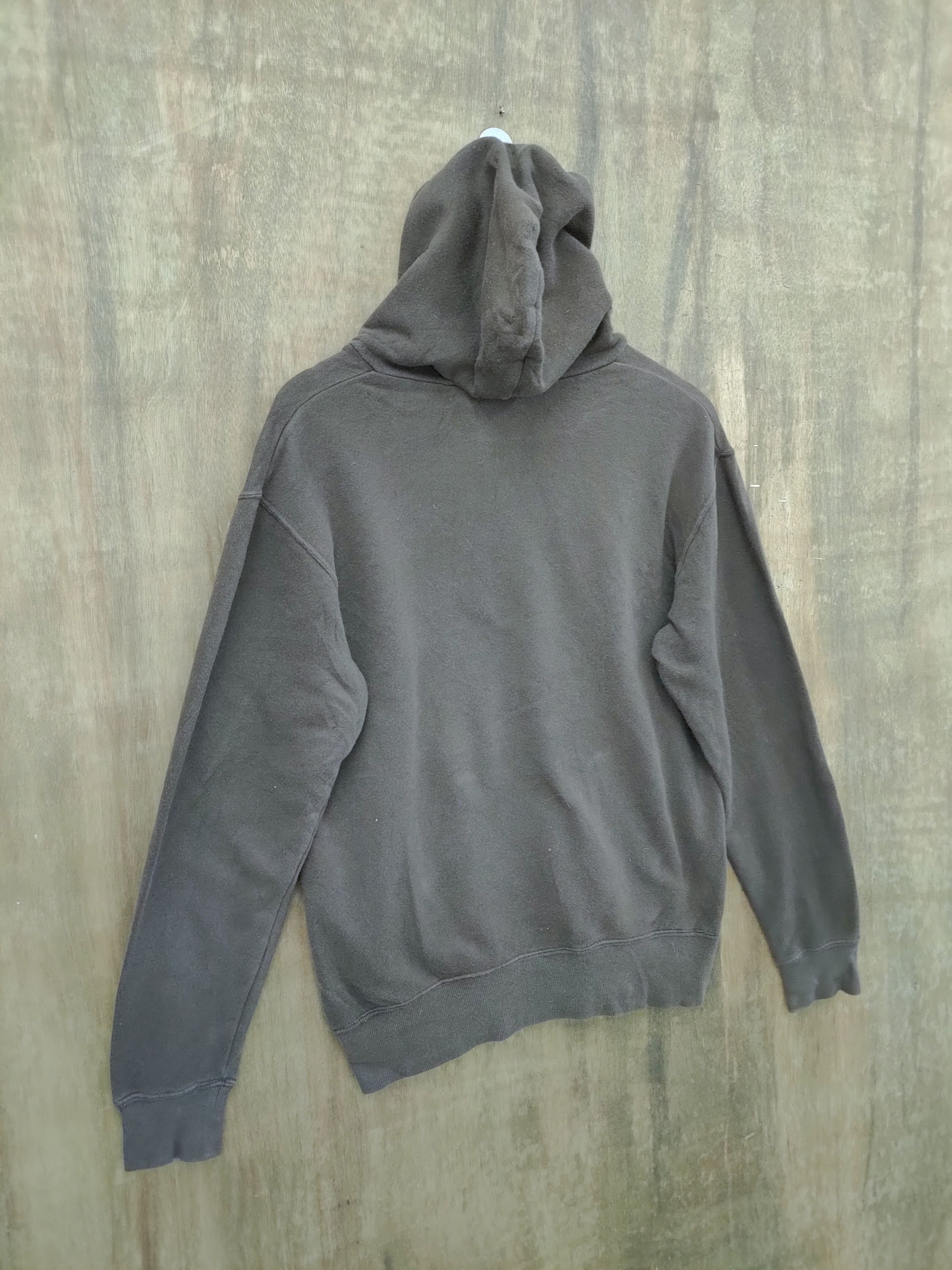 Cartoon Network × Disney × Mickey Mouse DISNEY GREAT BIG SMILE 28 MICKEY FADED SWEATSHIRT HOODIE Size US M / EU 48-50 / 2 - 8 Thumbnail