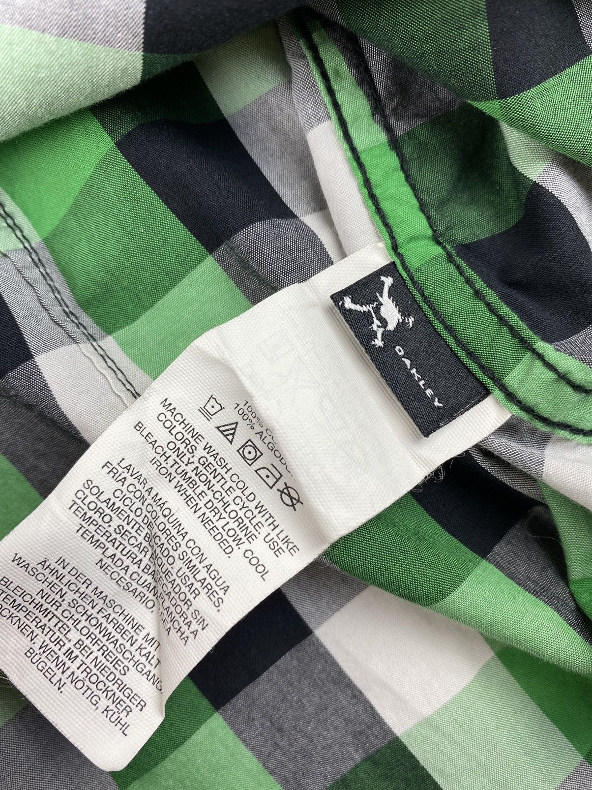 Oakley Vintage Oakley Button Up Shirt Short Sleeve Size L Size US L / EU 52-54 / 3 - 11 Thumbnail