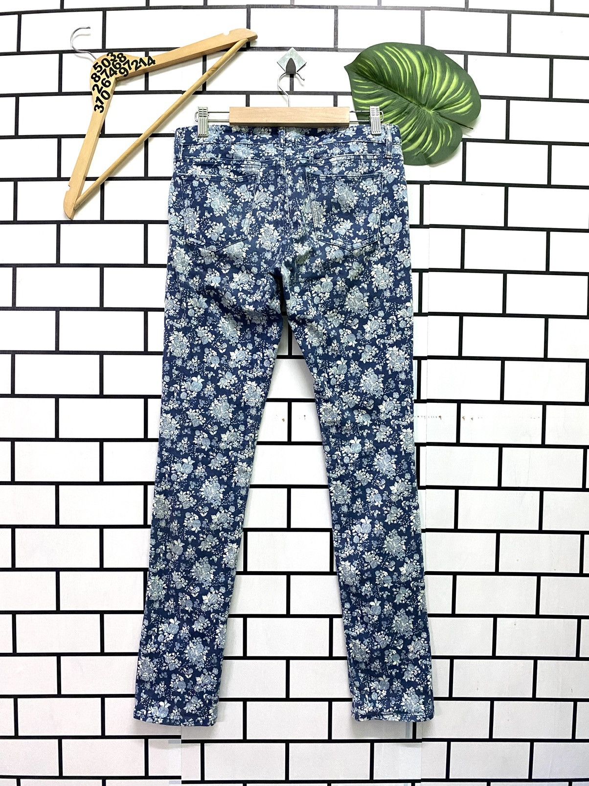 Japanese Brand × Uniqlo Floral Design UNIQLO JAPAN Skinny Pants Size US 28 / EU 44 - 2 Thumbnail