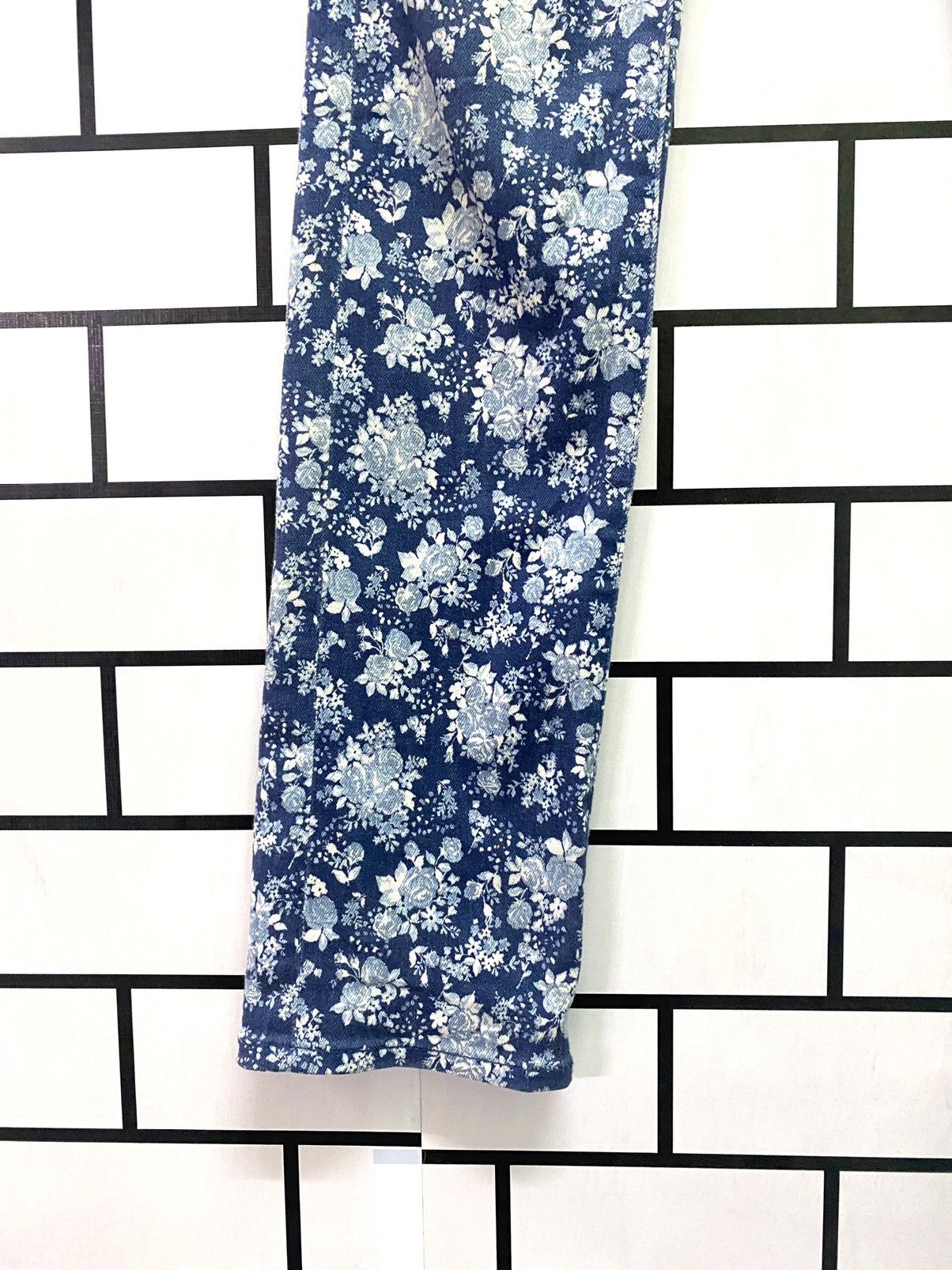Japanese Brand × Uniqlo Floral Design UNIQLO JAPAN Skinny Pants Size US 28 / EU 44 - 5 Thumbnail