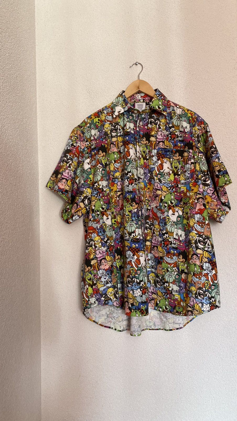 Image of Vetements Cartoon Button Up Shirt Ss20, Men's (Size XS)