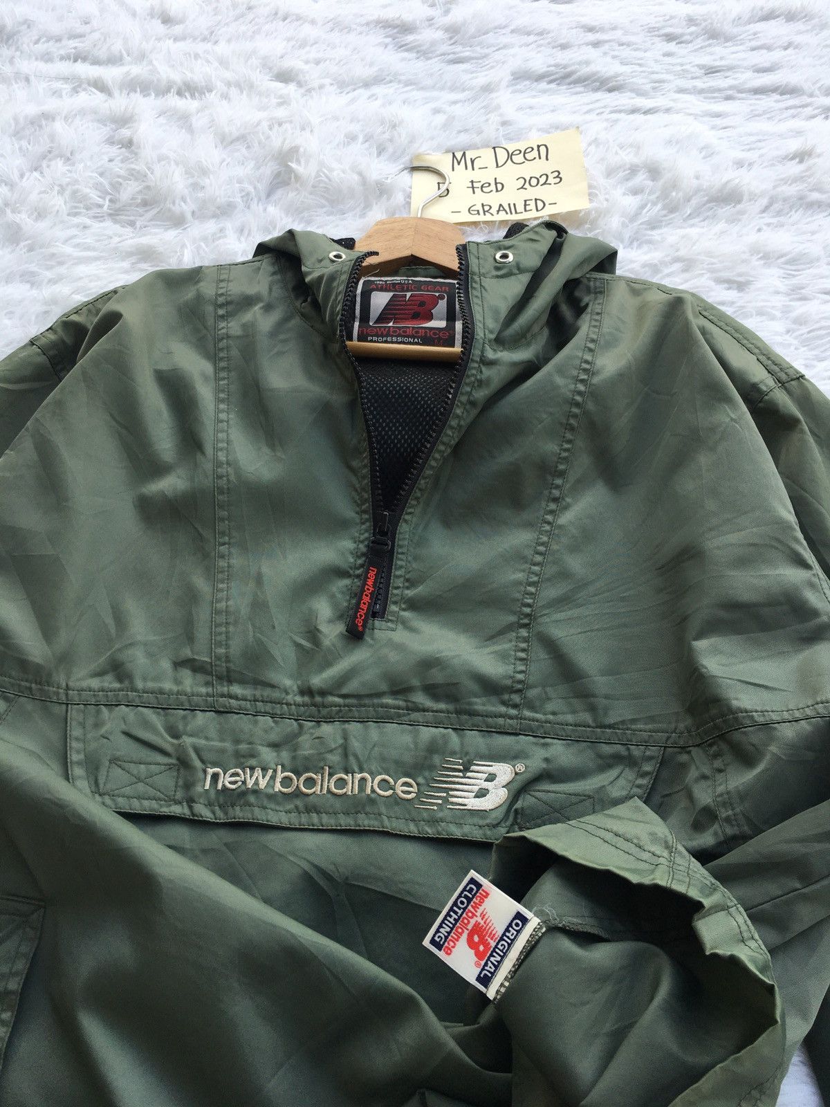 New Balance Rare New Balance Windbreaker/ Raincoat Size US L / EU 52-54 / 3 - 1 Thumbnail