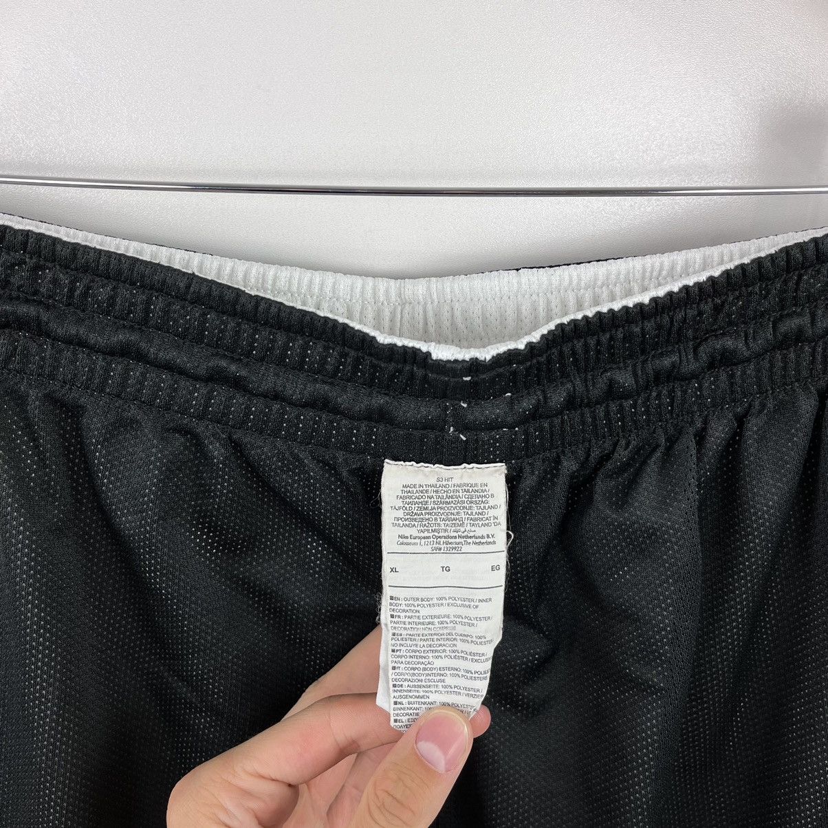 Nike × Vintage Nike Bassketball Shorts Reversible Small Swoosh Black/White Size US 36 / EU 52 - 7 Thumbnail
