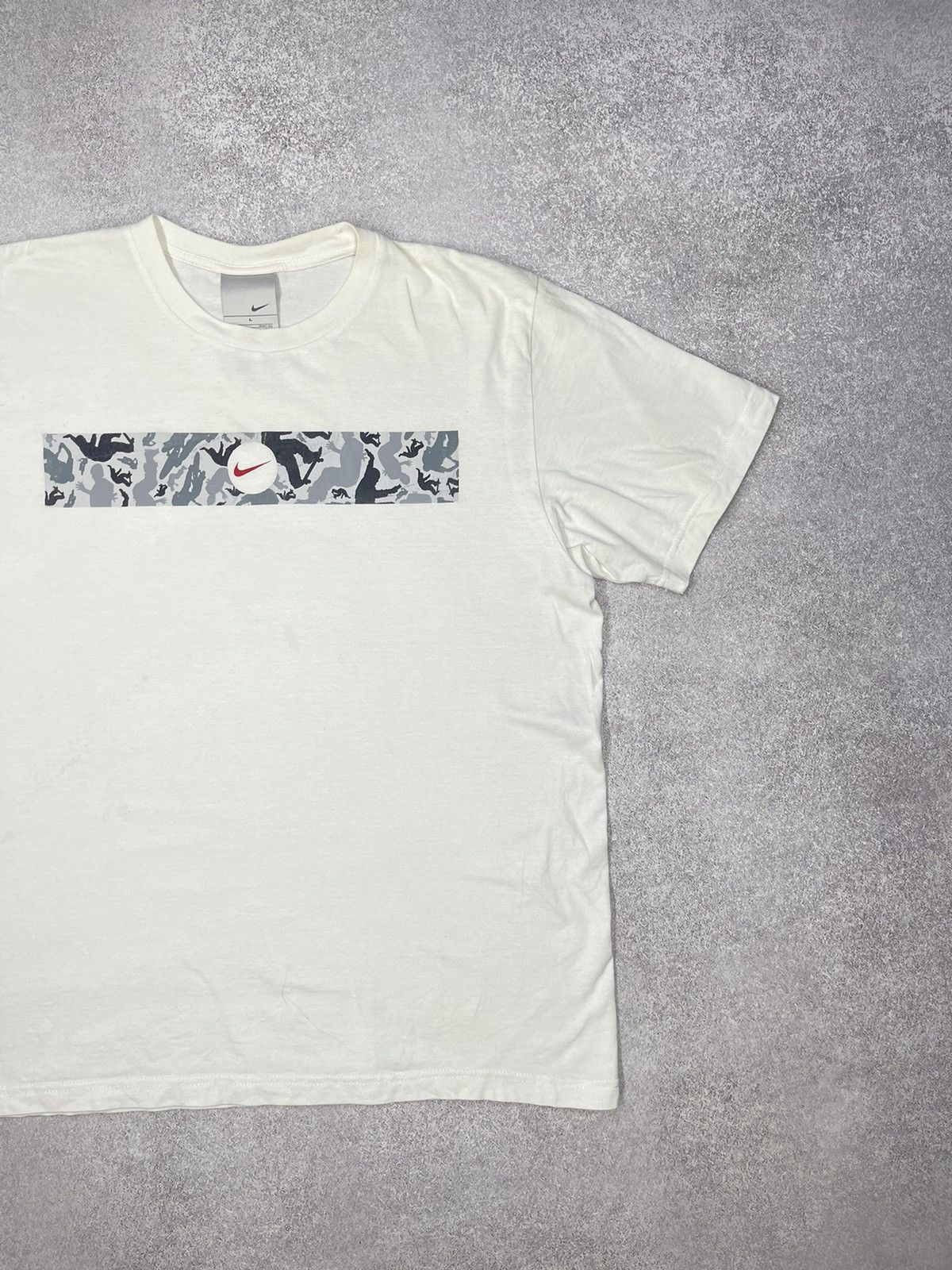 Nike Vintage Nike Skateboard White T Shirt Centr Logo Swoosh Y2K Size US L / EU 52-54 / 3 - 3 Thumbnail