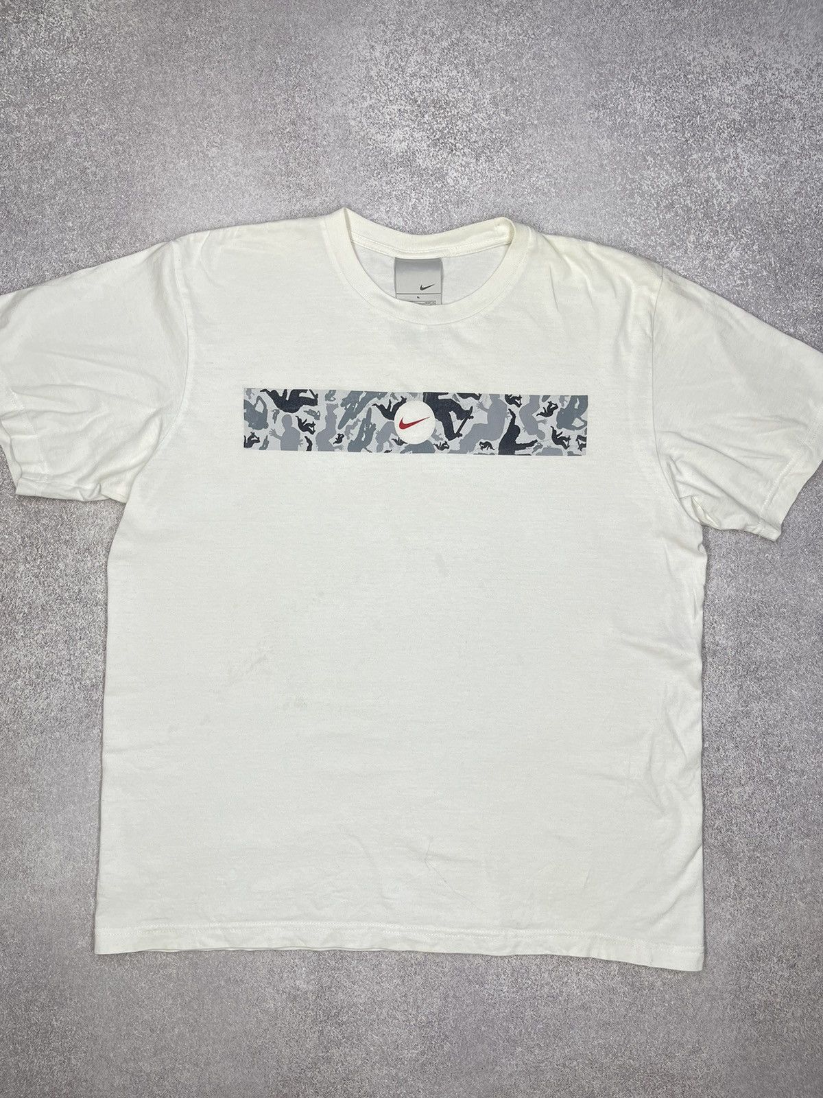 Nike Vintage Nike Skateboard White T Shirt Centr Logo Swoosh Y2K Size US L / EU 52-54 / 3 - 2 Thumbnail
