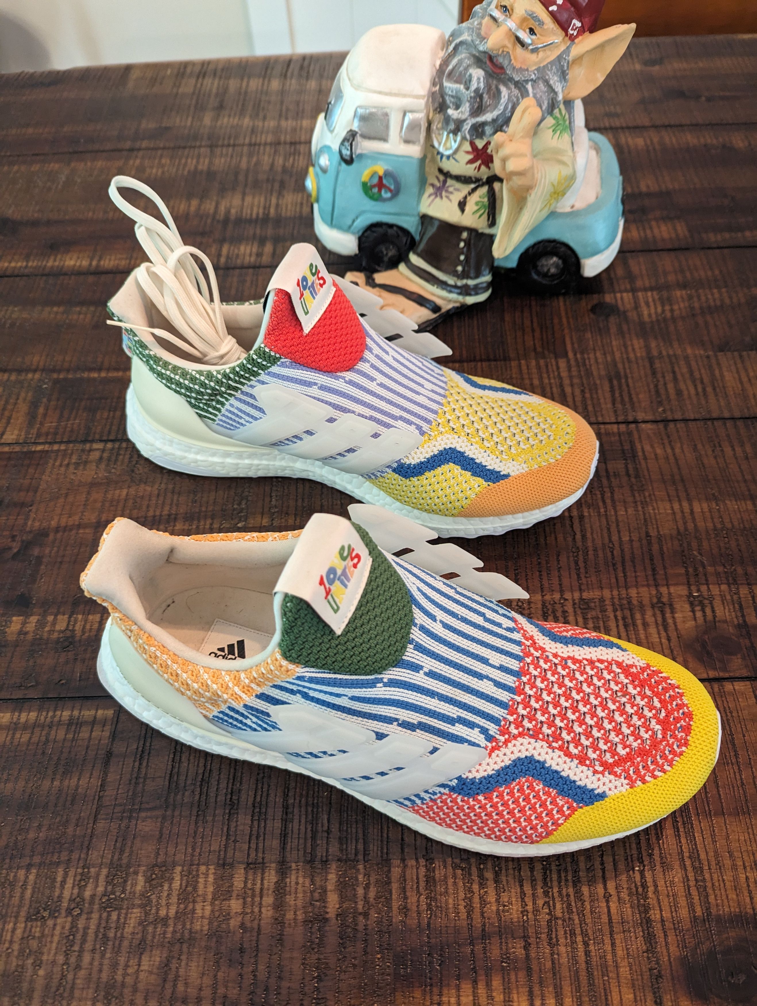 Adidas Adidas limited edition "Love Unites" Ultra Bounce Size US 10 / EU 43 - 14 Thumbnail
