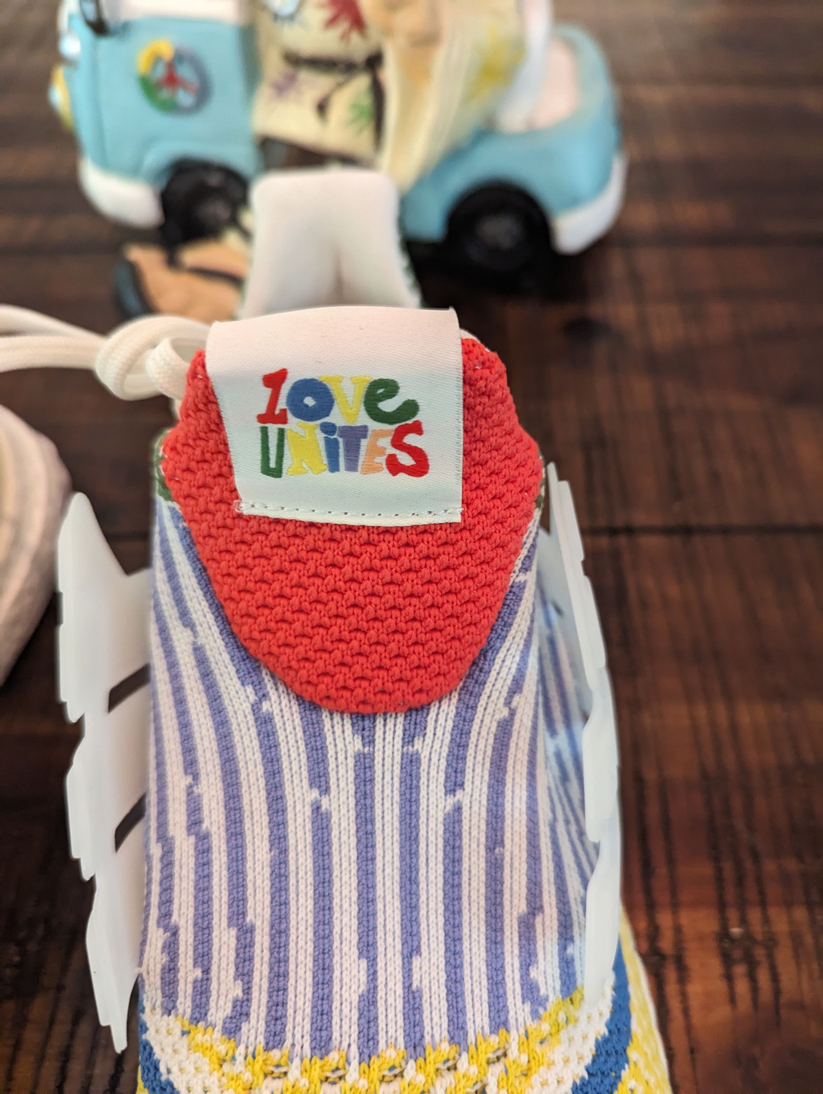 Adidas Adidas limited edition "Love Unites" Ultra Bounce Size US 10 / EU 43 - 3 Thumbnail