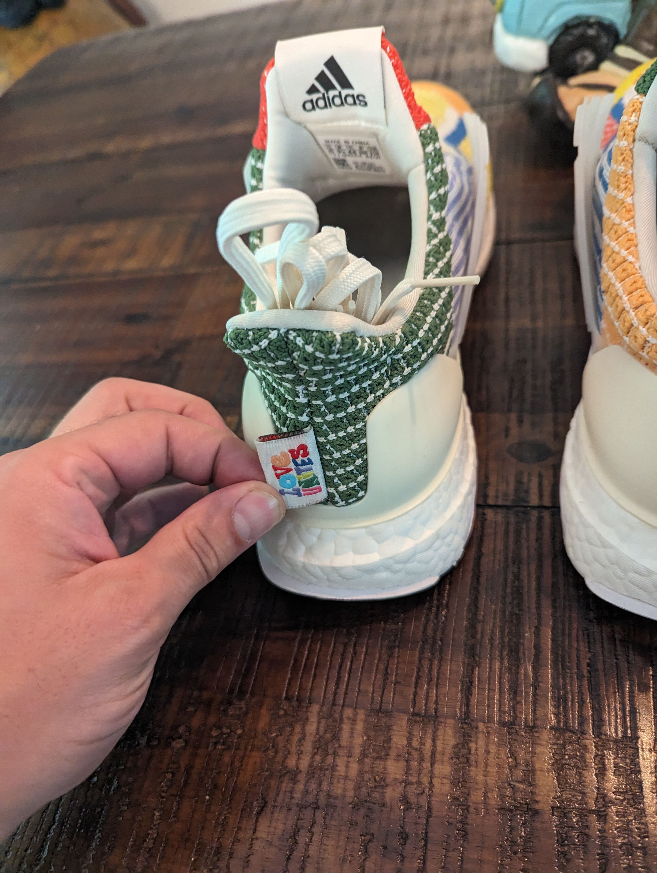 Adidas Adidas limited edition "Love Unites" Ultra Bounce Size US 10 / EU 43 - 12 Thumbnail