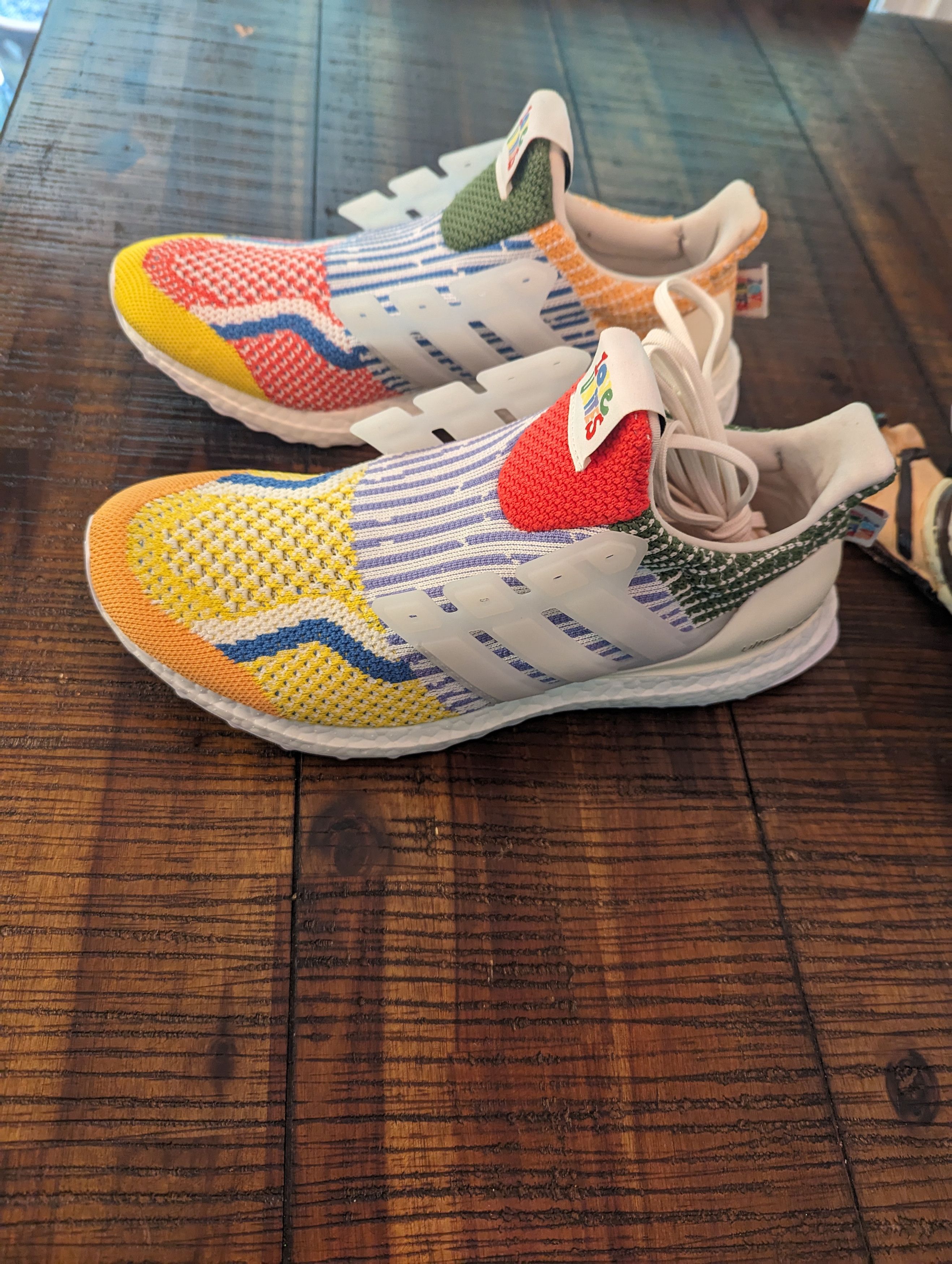 Adidas Adidas limited edition "Love Unites" Ultra Bounce Size US 10 / EU 43 - 5 Thumbnail
