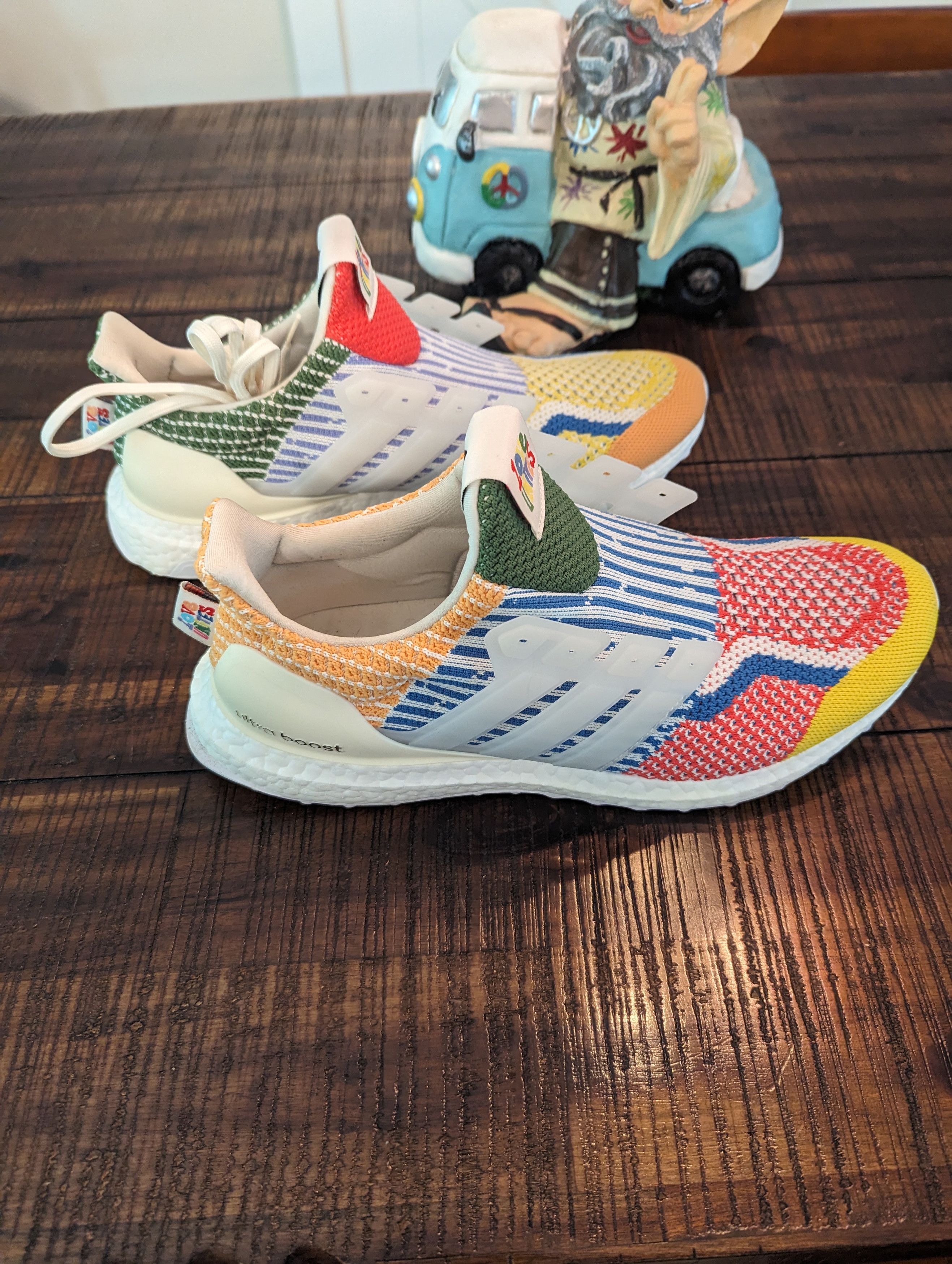 Adidas Adidas limited edition "Love Unites" Ultra Bounce Size US 10 / EU 43 - 6 Thumbnail