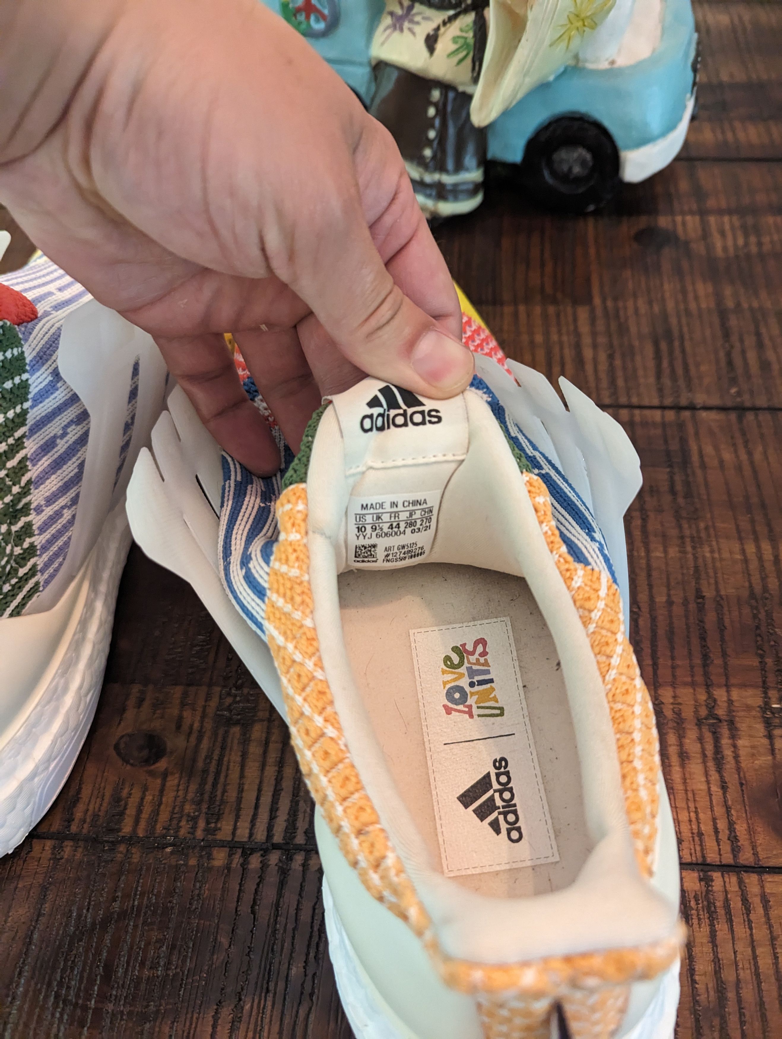 Adidas Adidas limited edition "Love Unites" Ultra Bounce Size US 10 / EU 43 - 10 Thumbnail