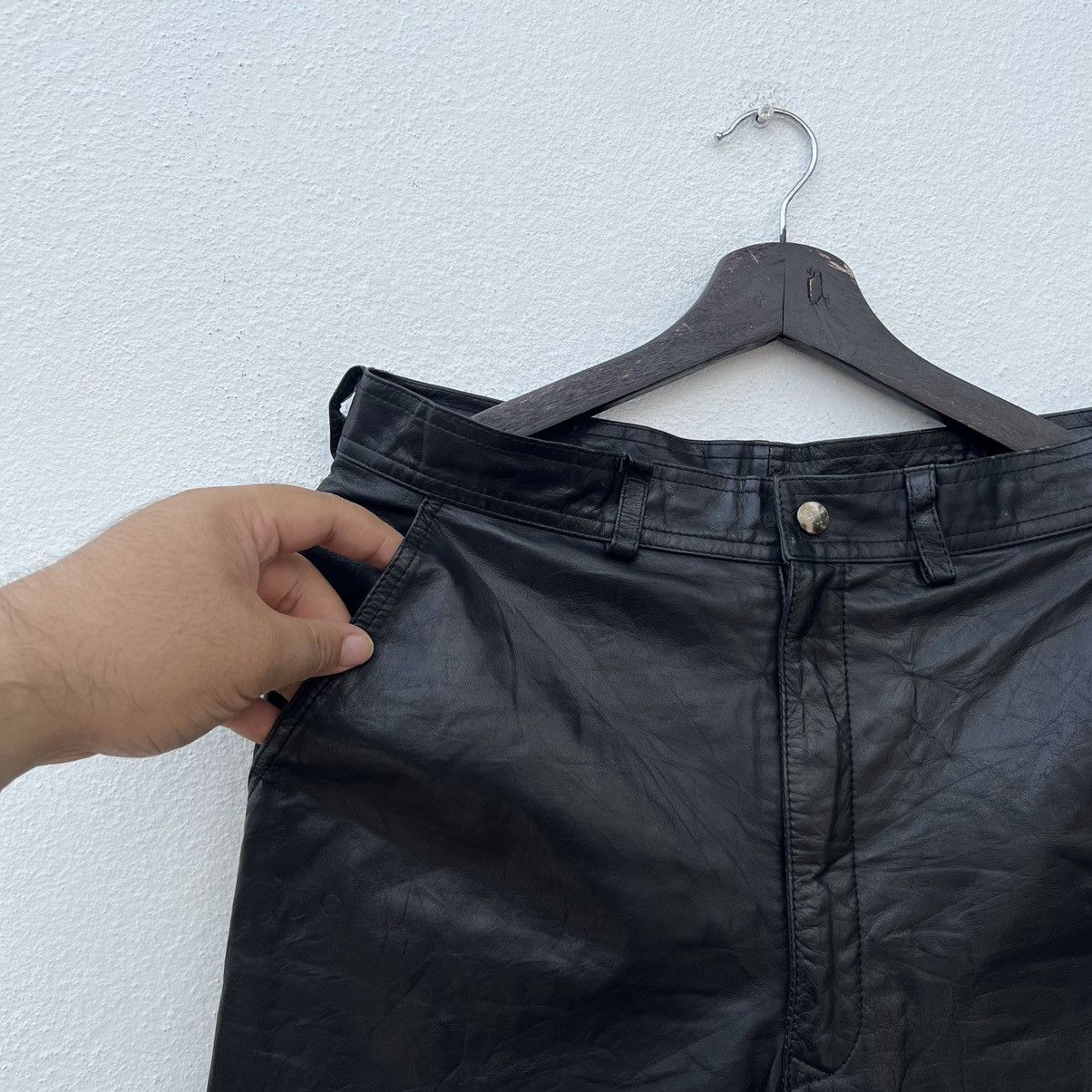 Japanese Brand VINTAGE ULTIMATE BLACK SOFT LEATHER BIKER RIDERS WEAR Size US 30 / EU 46 - 6 Thumbnail