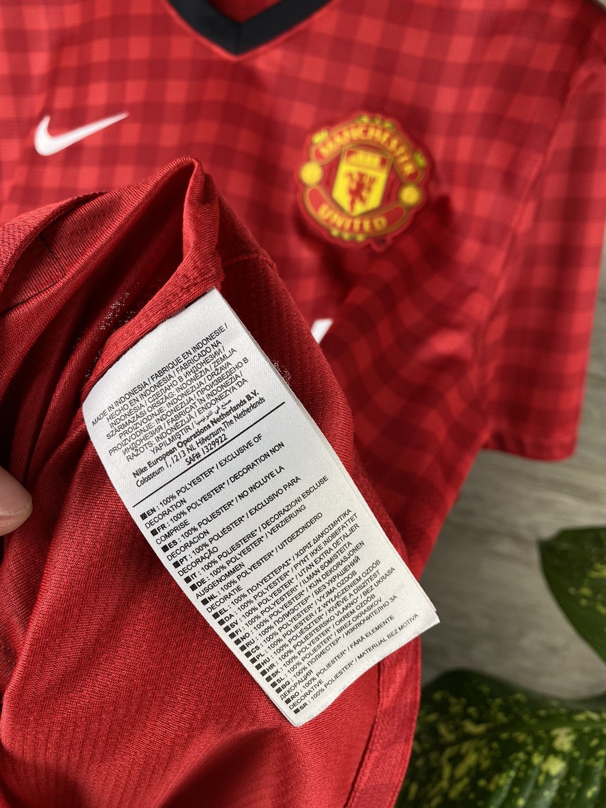 Nike × Vintage Vintage Nike Manchester United Plaid Red size L Size US L / EU 52-54 / 3 - 13 Thumbnail