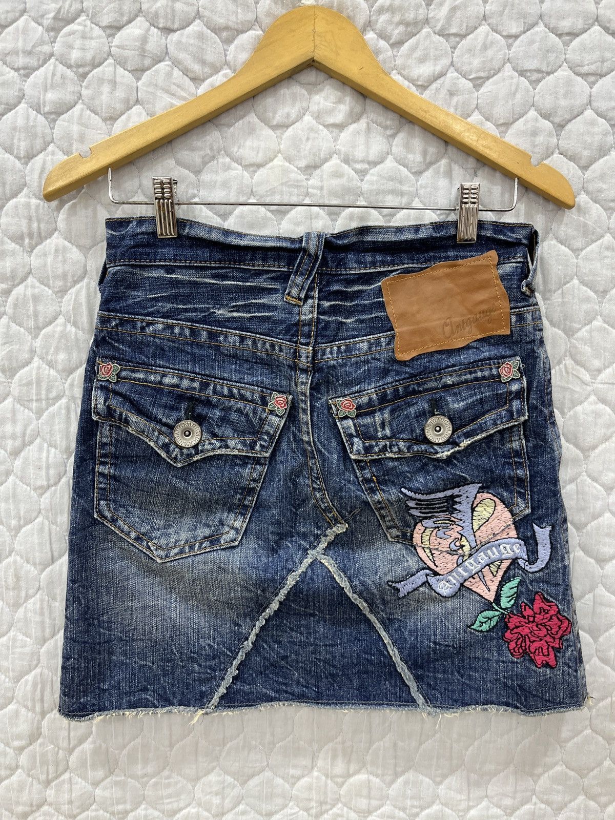 Hypebeast (Jjjj). HYPEBEAST ANGAUGE DENIM EMBROIDERY SKIRTS Size 28" / US 6 / IT 42 - 1 Thumbnail