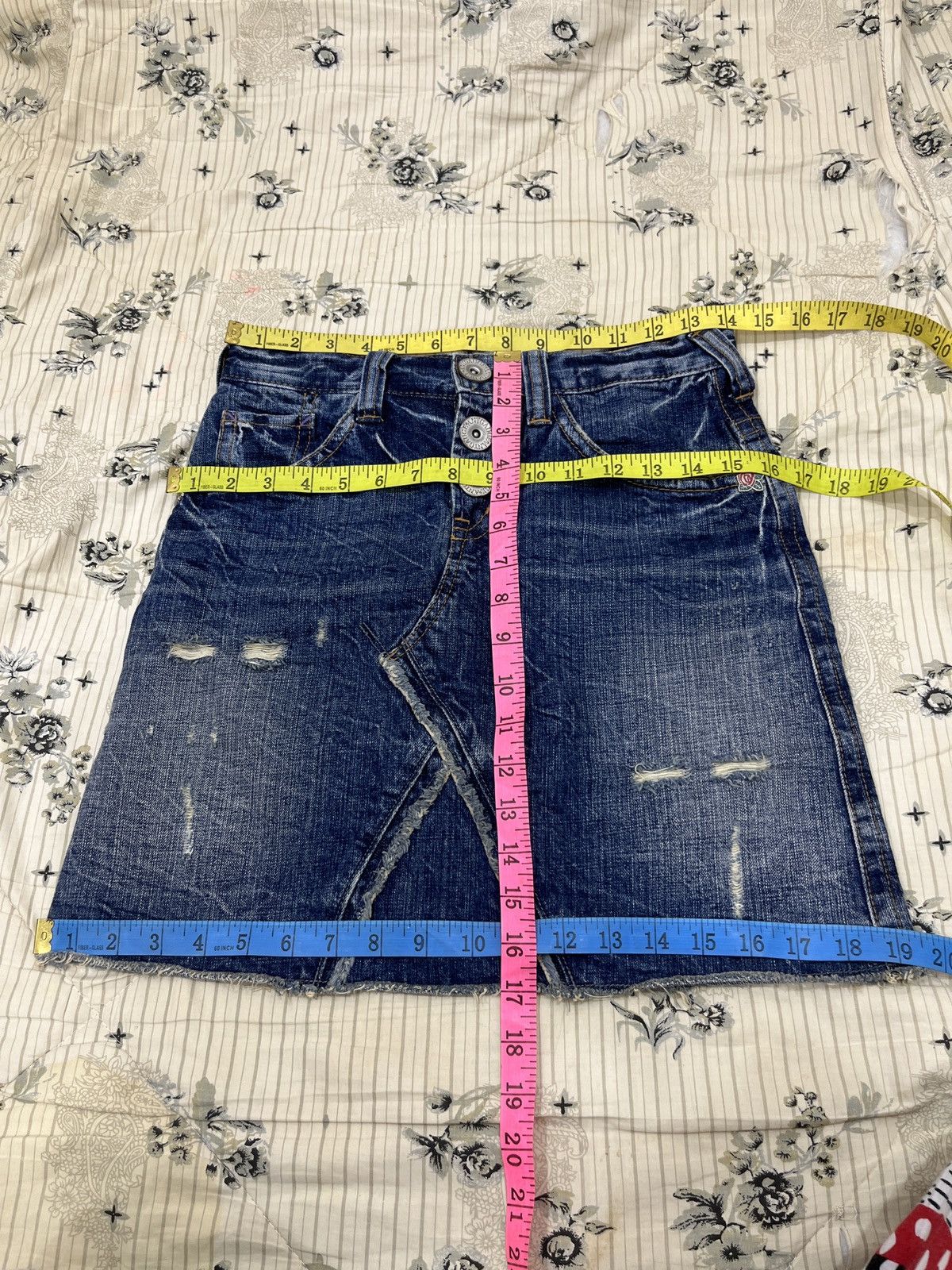 Hypebeast (Jjjj). HYPEBEAST ANGAUGE DENIM EMBROIDERY SKIRTS Size 28" / US 6 / IT 42 - 12 Thumbnail