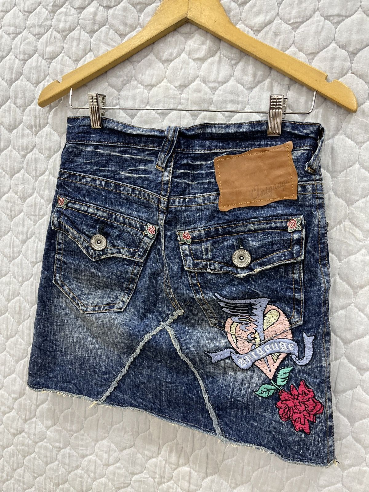 Hypebeast (Jjjj). HYPEBEAST ANGAUGE DENIM EMBROIDERY SKIRTS Size 28" / US 6 / IT 42 - 2 Thumbnail