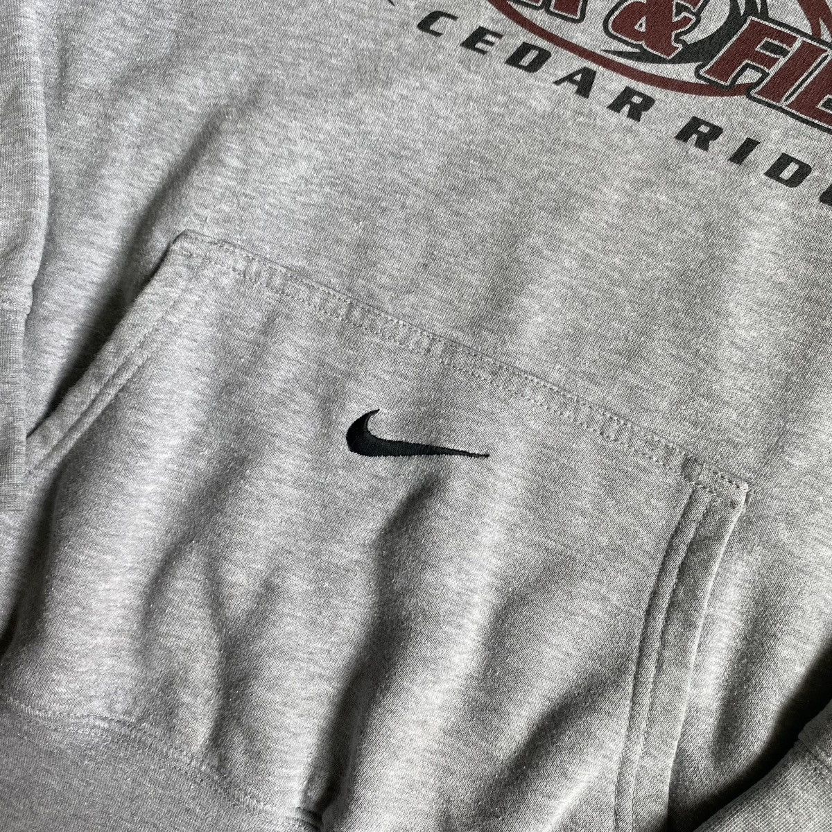 Nike Vintage 2000s Nike Center Swoosh Track And Field Logo Hoodie Size US M / EU 48-50 / 2 - 3 Thumbnail