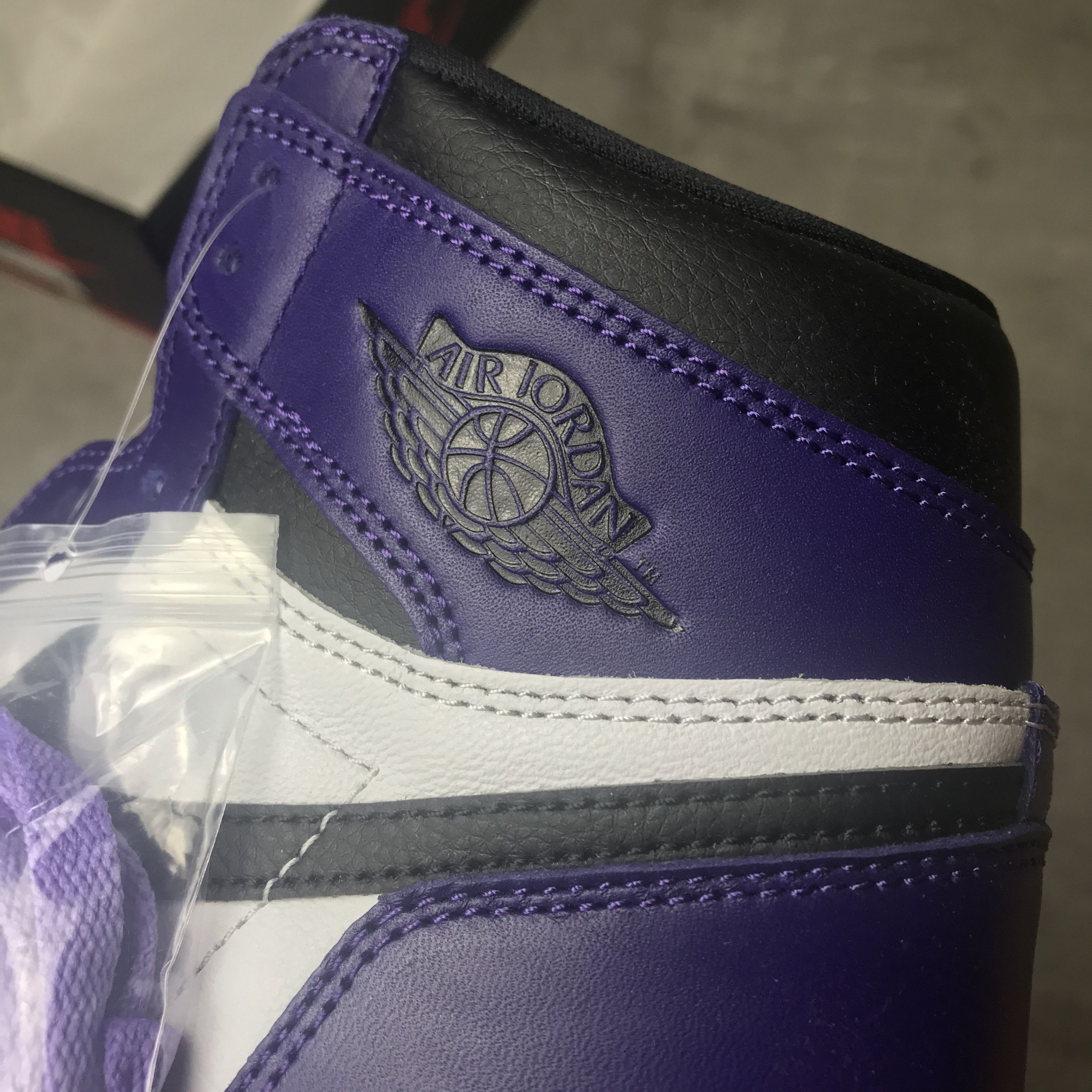 Jordan Brand NIKE Air Jordan 1 Retro High Purple Court 2.0 Size US 9.5 / EU 42-43 - 6 Thumbnail