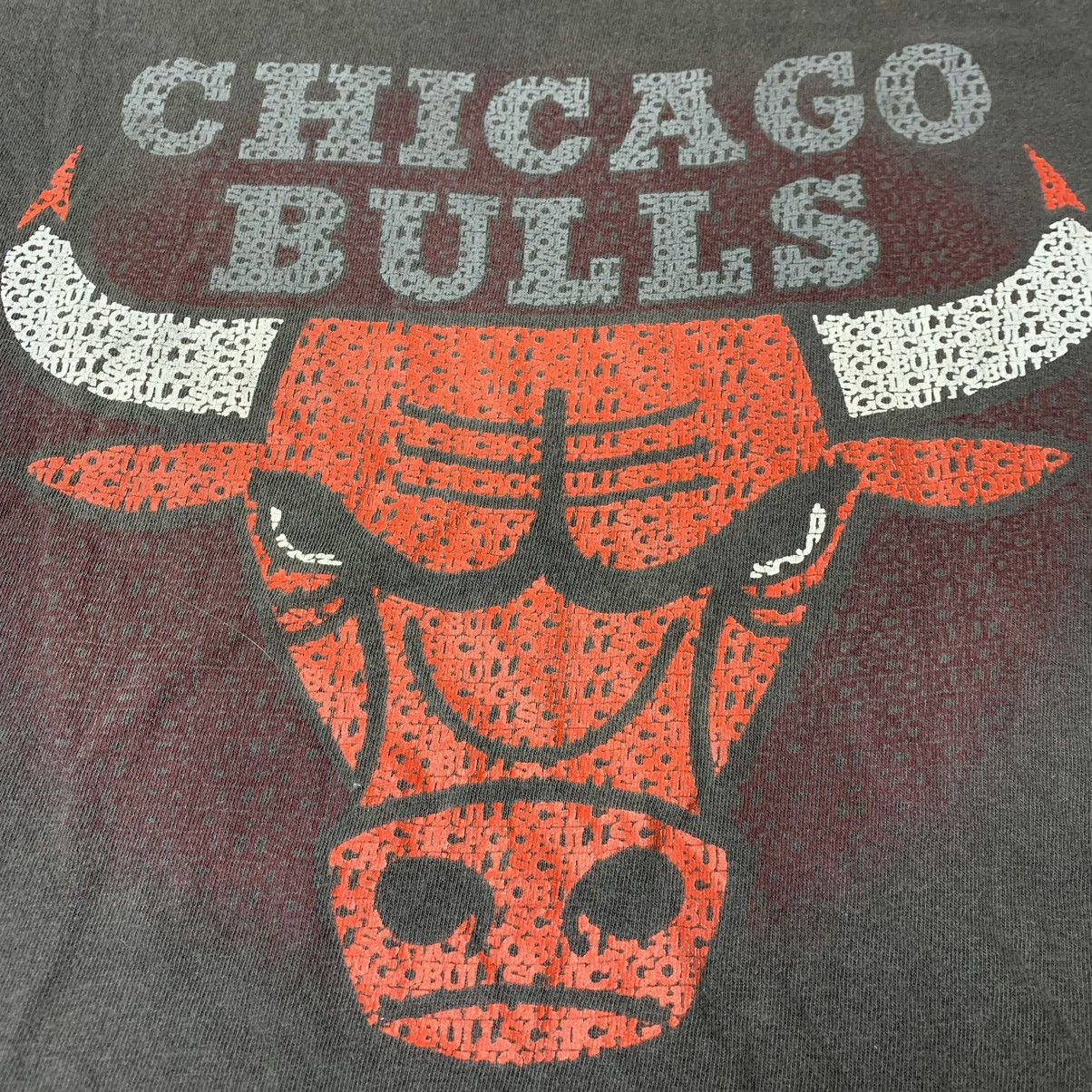 NBA Starter Made in USA Vintage Chicago Bulls NBA Official Size US XL / EU 56 / 4 - 3 Thumbnail