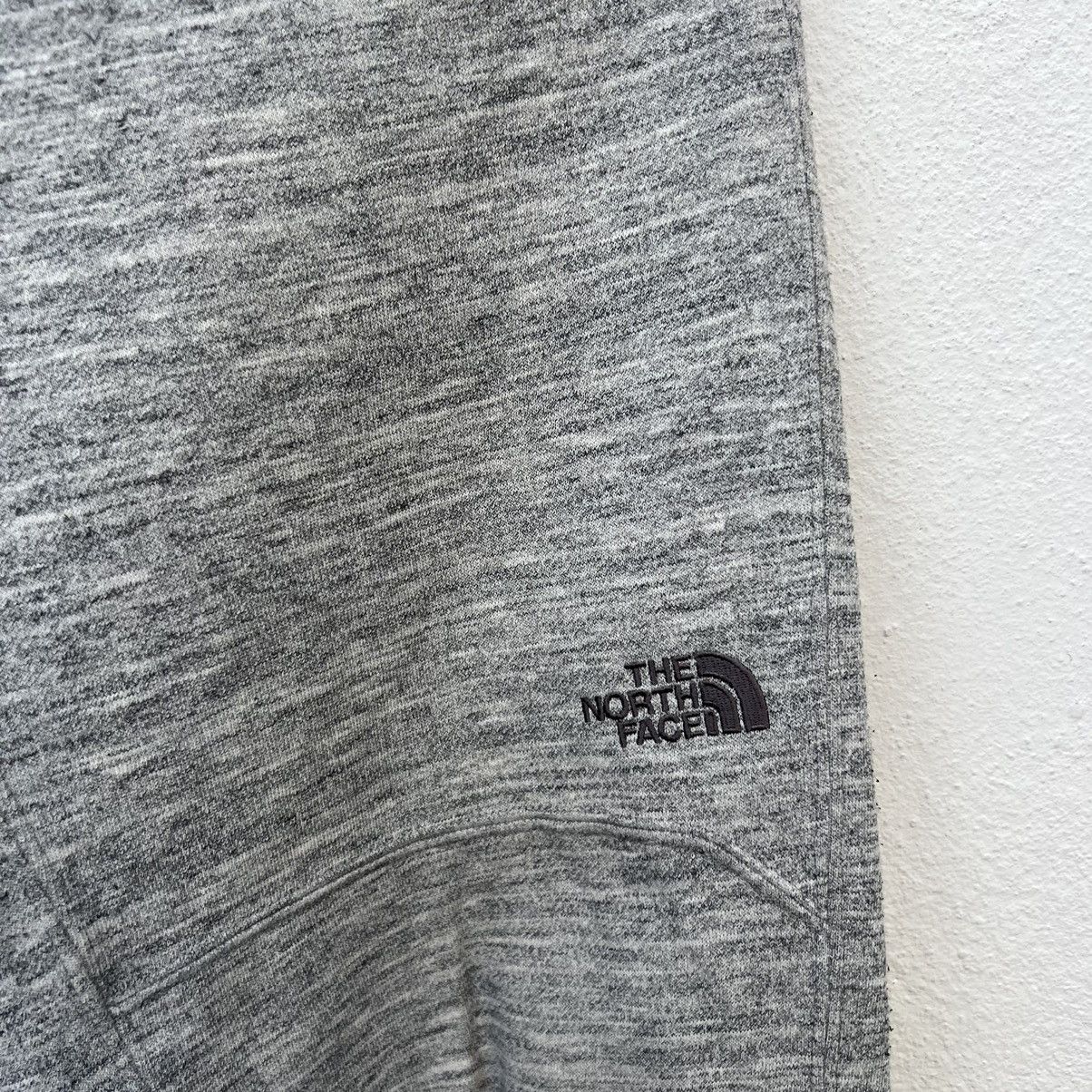 Japanese Brand VINTAGE THE NORTH FACE JOGGER PANTS Size US 30 / EU 46 - 4 Thumbnail