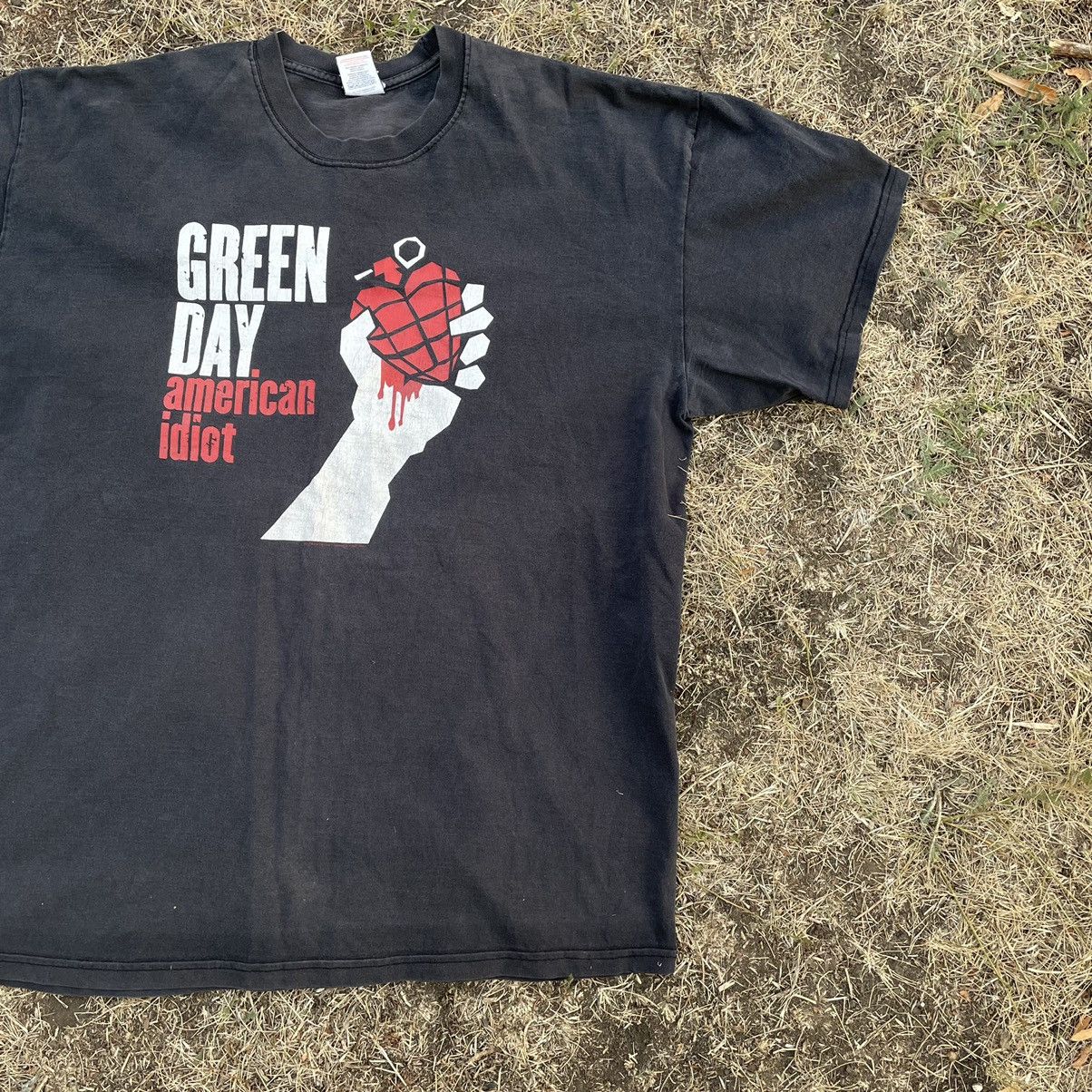 Vintage Vintage Y2K Green Day Graphic Tee Band Punk Streetwear XL Size US XL / EU 56 / 4 - 2 Thumbnail