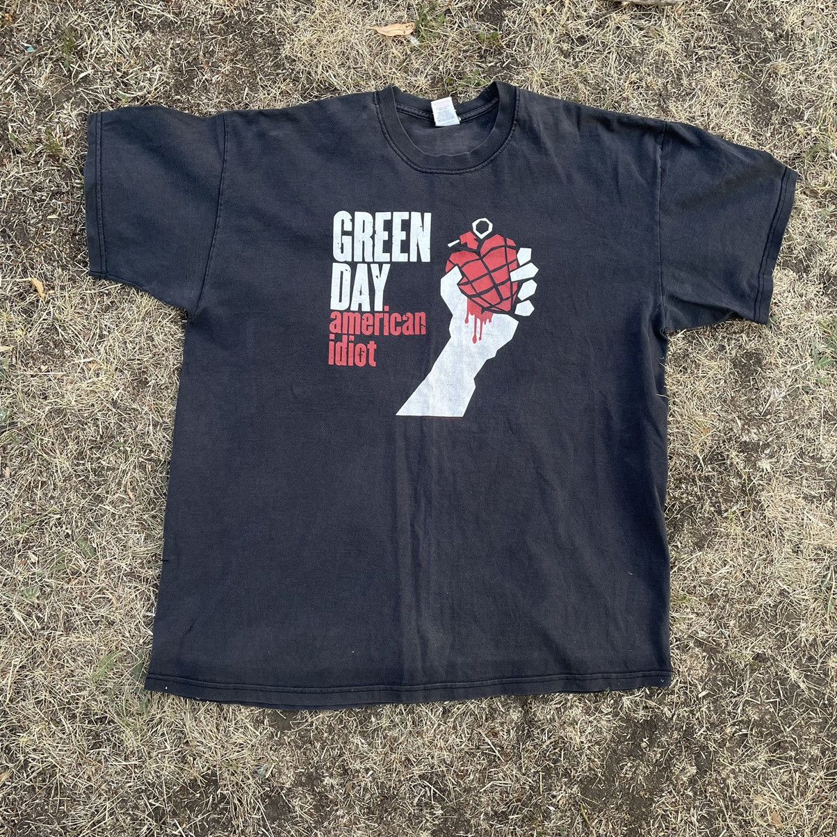 Vintage Vintage Y2K Green Day Graphic Tee Band Punk Streetwear XL Size US XL / EU 56 / 4 - 1 Thumbnail