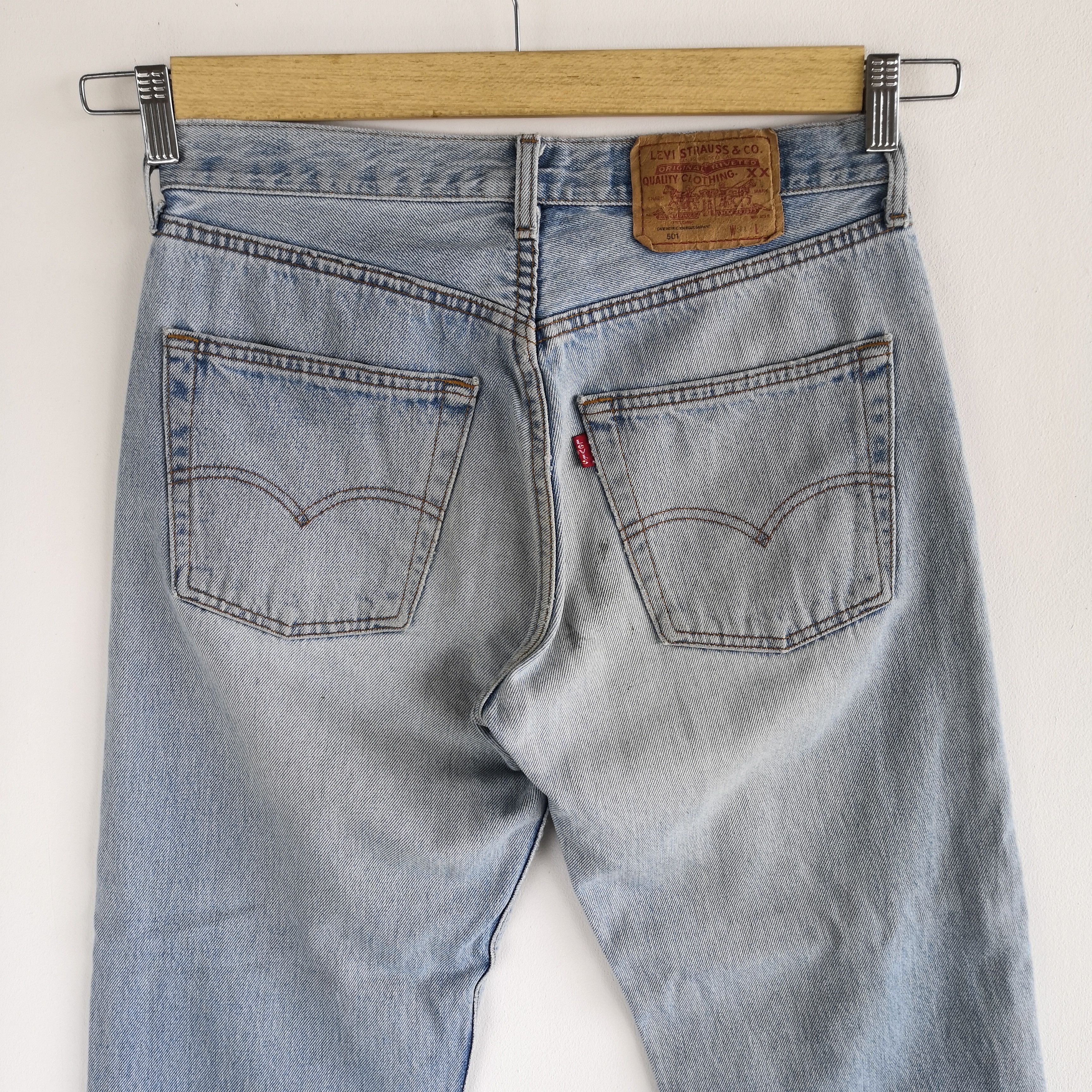 Levi's Vintage Levis Distressed Jeans Levi's 501 Light Wash Denim Size 28" / US 6 / IT 42 - 4 Thumbnail