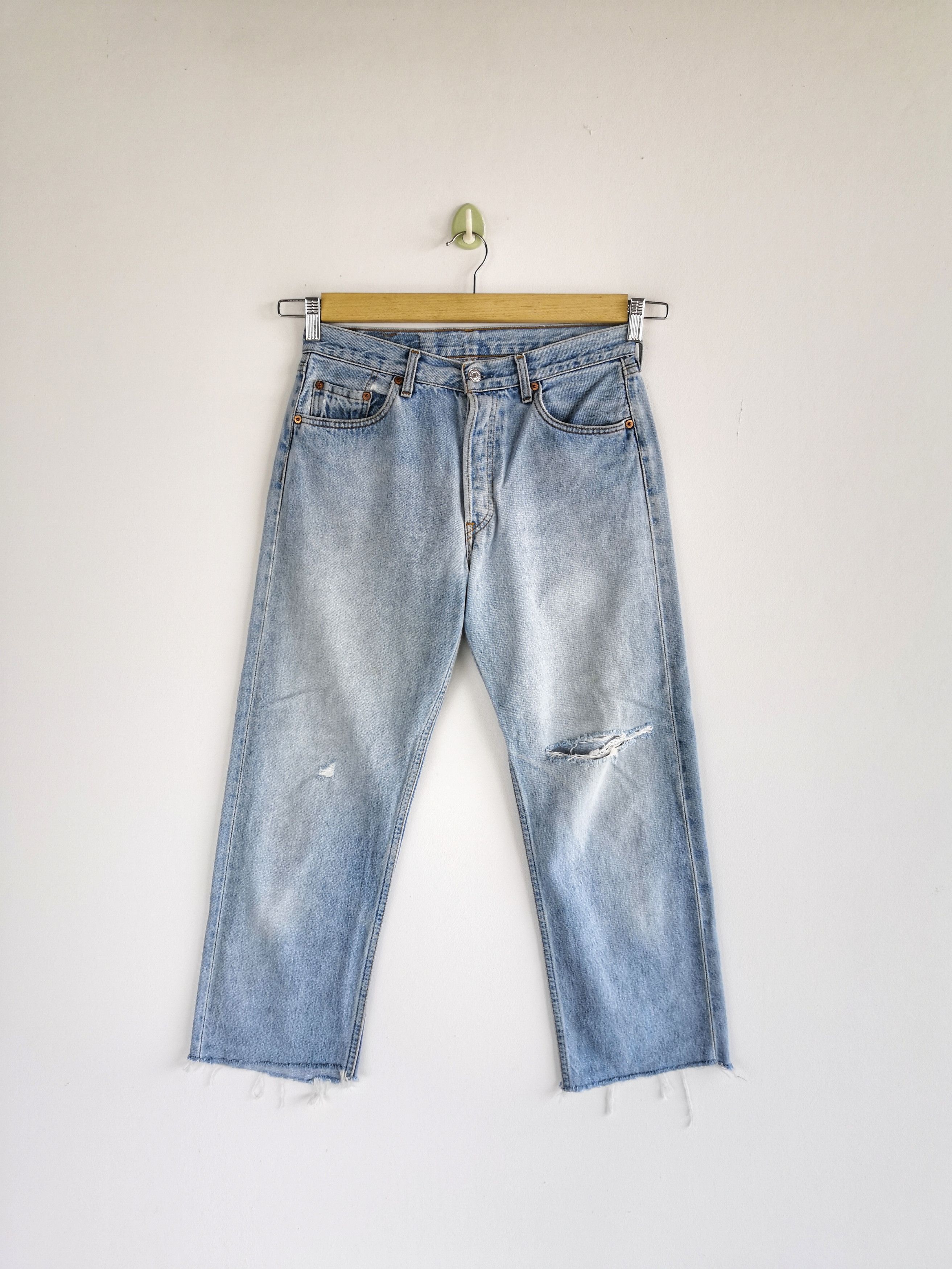 Levi's Vintage Levis Distressed Jeans Levi's 501 Light Wash Denim Size 28" / US 6 / IT 42 - 1 Thumbnail