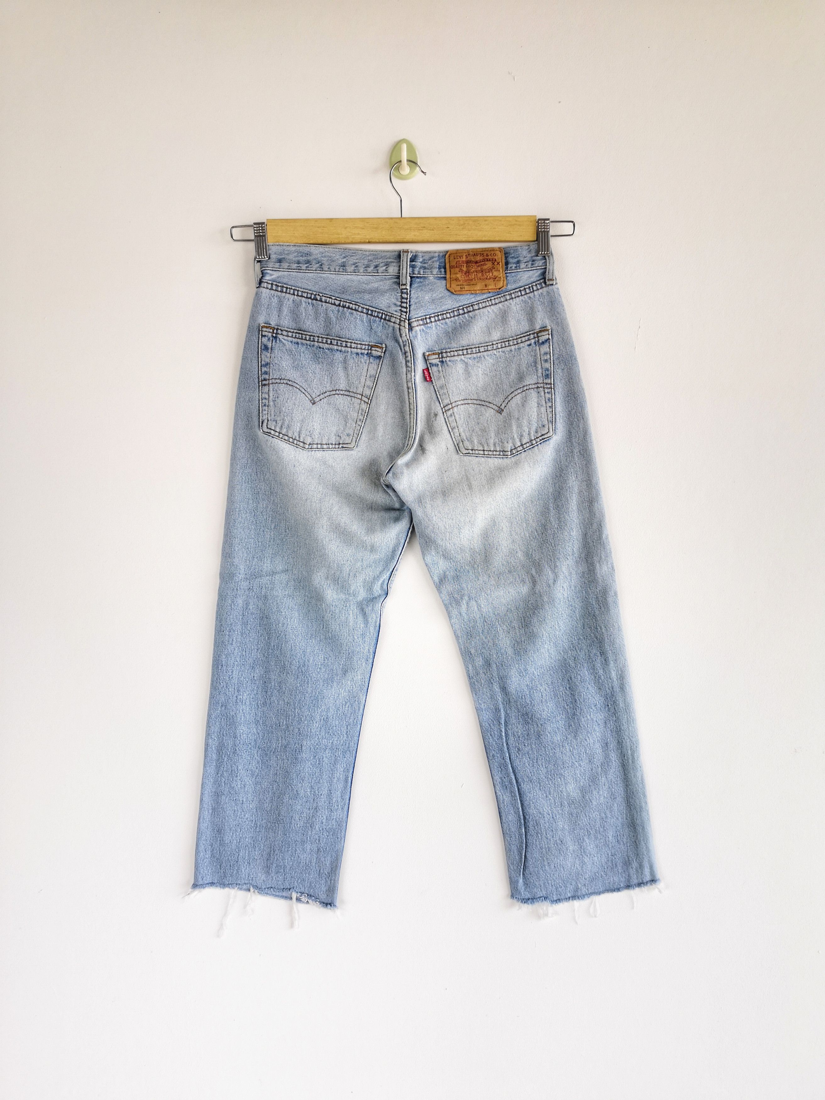 Levi's Vintage Levis Distressed Jeans Levi's 501 Light Wash Denim Size 28" / US 6 / IT 42 - 2 Thumbnail
