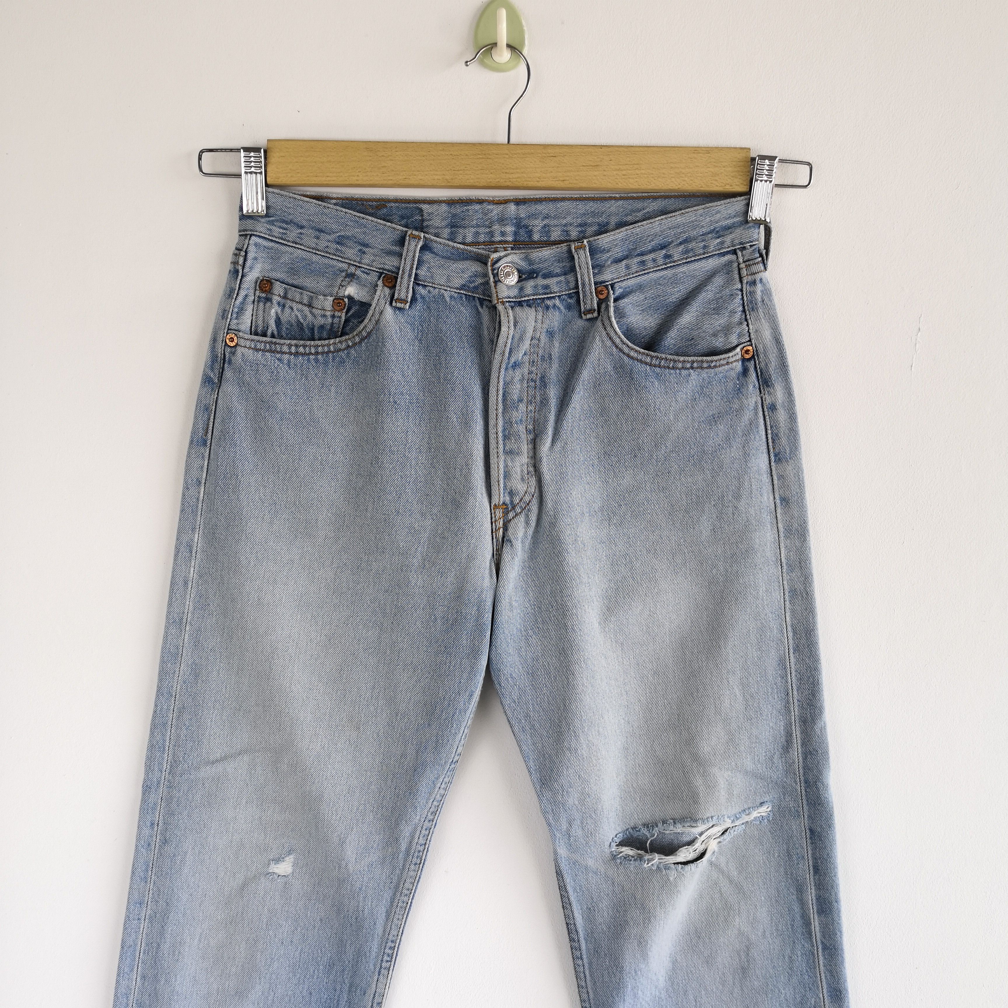 Levi's Vintage Levis Distressed Jeans Levi's 501 Light Wash Denim Size 28" / US 6 / IT 42 - 3 Thumbnail