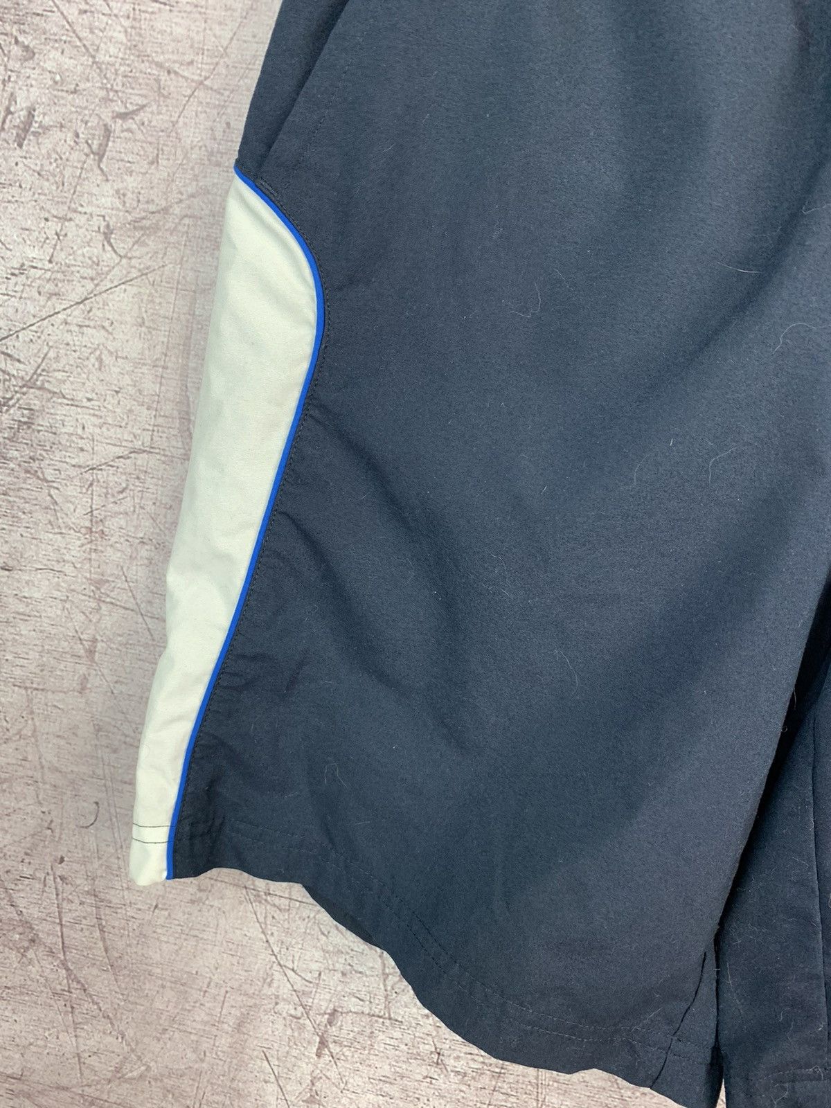 Nike Nike Vintage Y2K Mens Nylon Big Logo Shorts Size US 32 / EU 48 - 5 Thumbnail