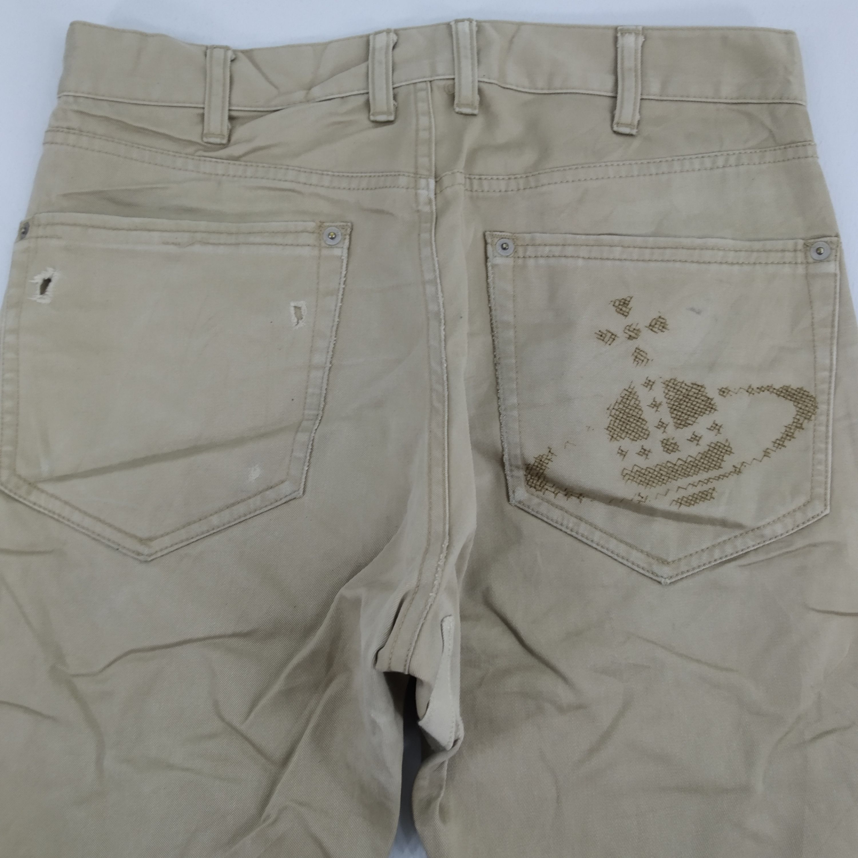 Vivienne Westwood Size 31 Vivienne Westwood Man Casual Pants Logo On Pocket Size US 31 - 15 Thumbnail