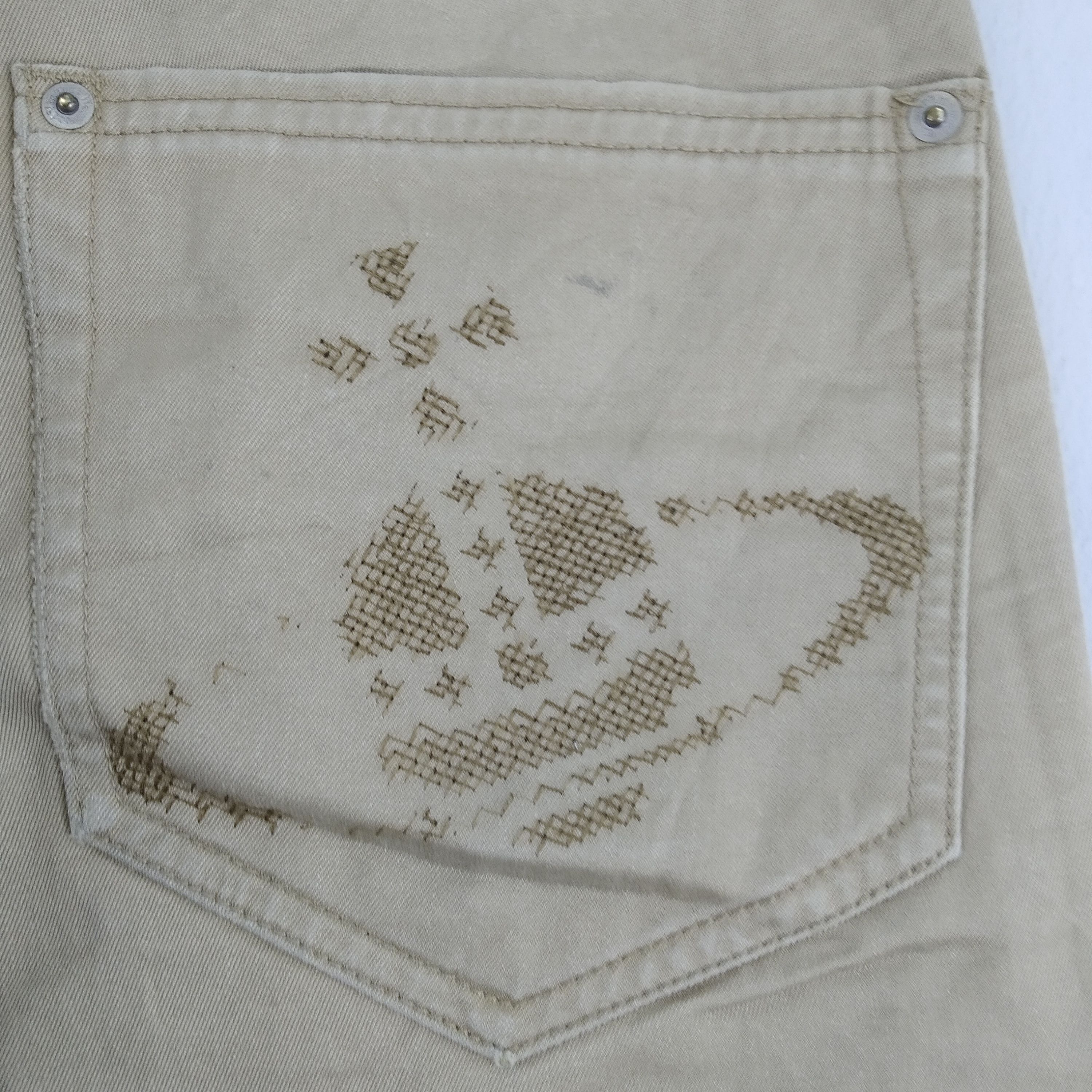 Vivienne Westwood Size 31 Vivienne Westwood Man Casual Pants Logo On Pocket Size US 31 - 13 Thumbnail