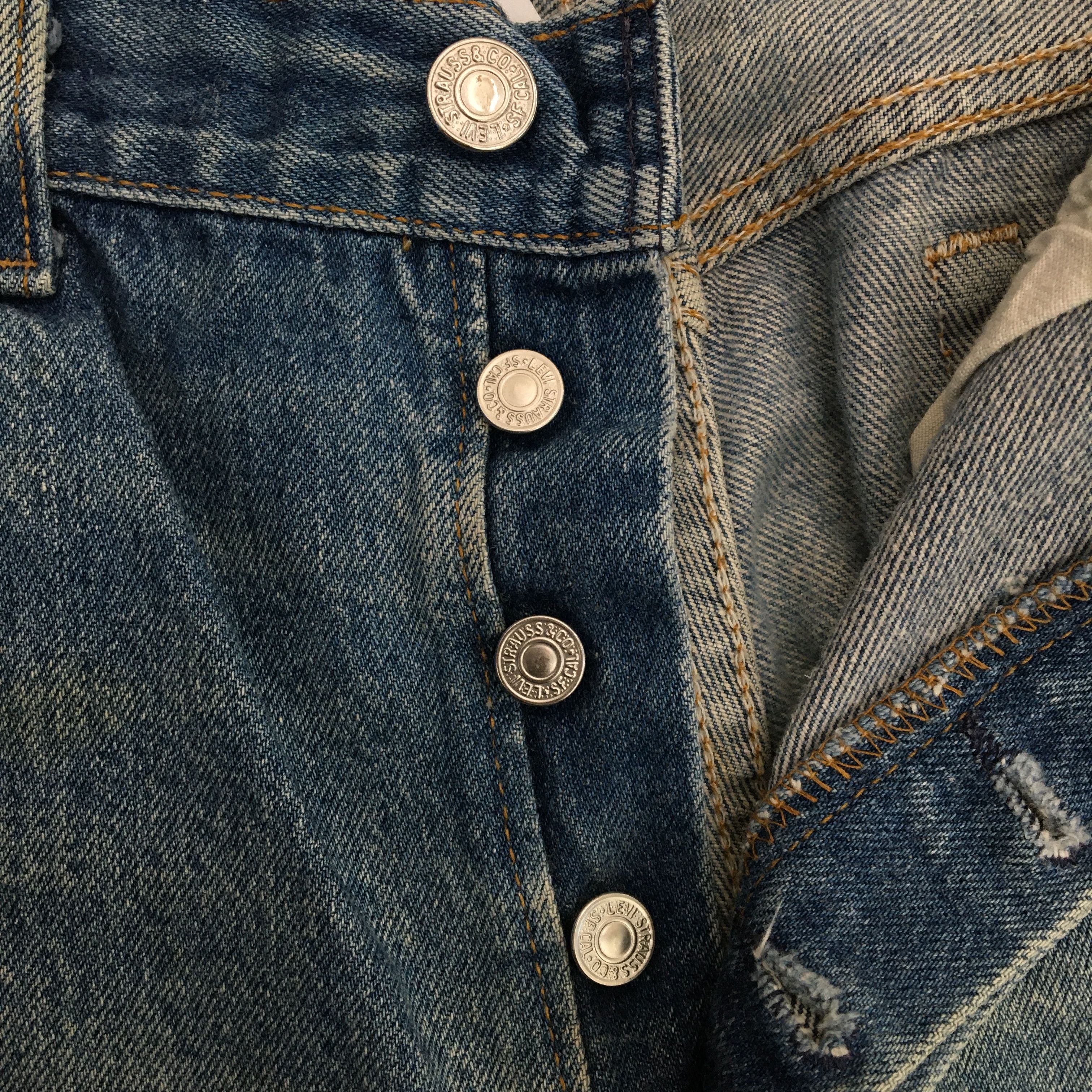 Levi's Vintage Levis 501 Light Wash Jeans Levi's Sun Faded Denim Size US 32 / EU 48 - 8 Thumbnail