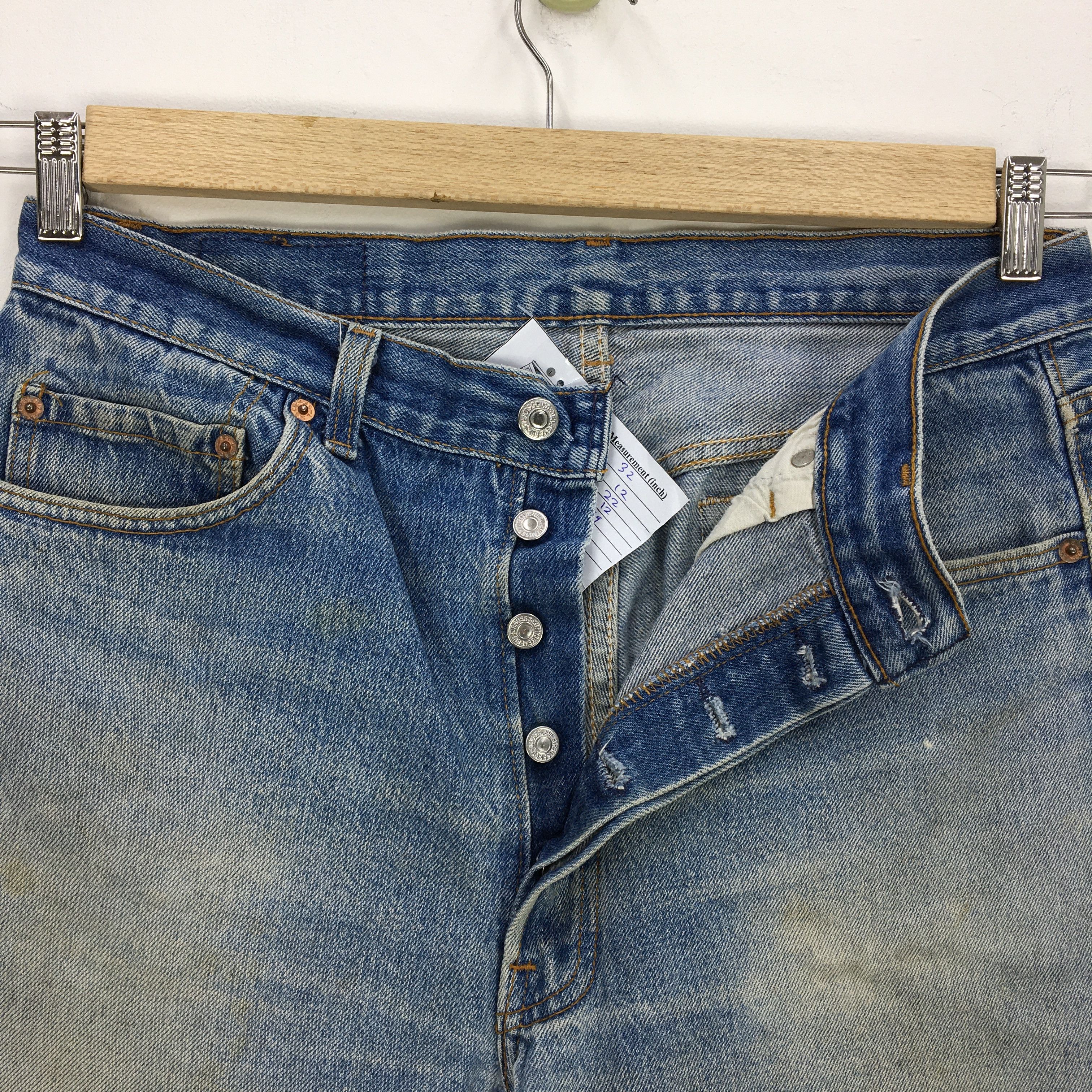 Levi's Vintage Levis 501 Light Wash Jeans Levi's Sun Faded Denim Size US 32 / EU 48 - 7 Thumbnail
