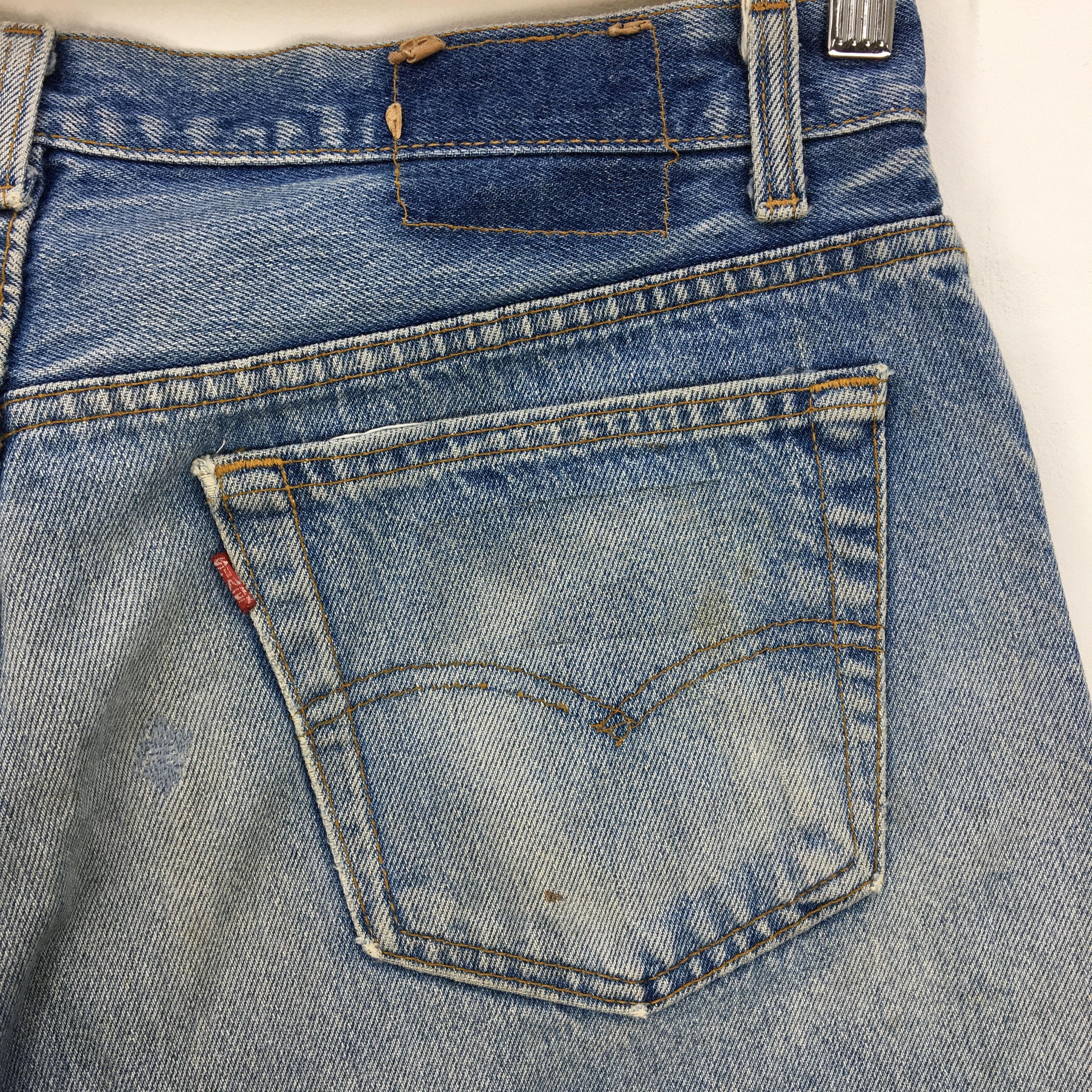 Levi's Vintage Levis 501 Light Wash Jeans Levi's Sun Faded Denim Size US 32 / EU 48 - 5 Thumbnail