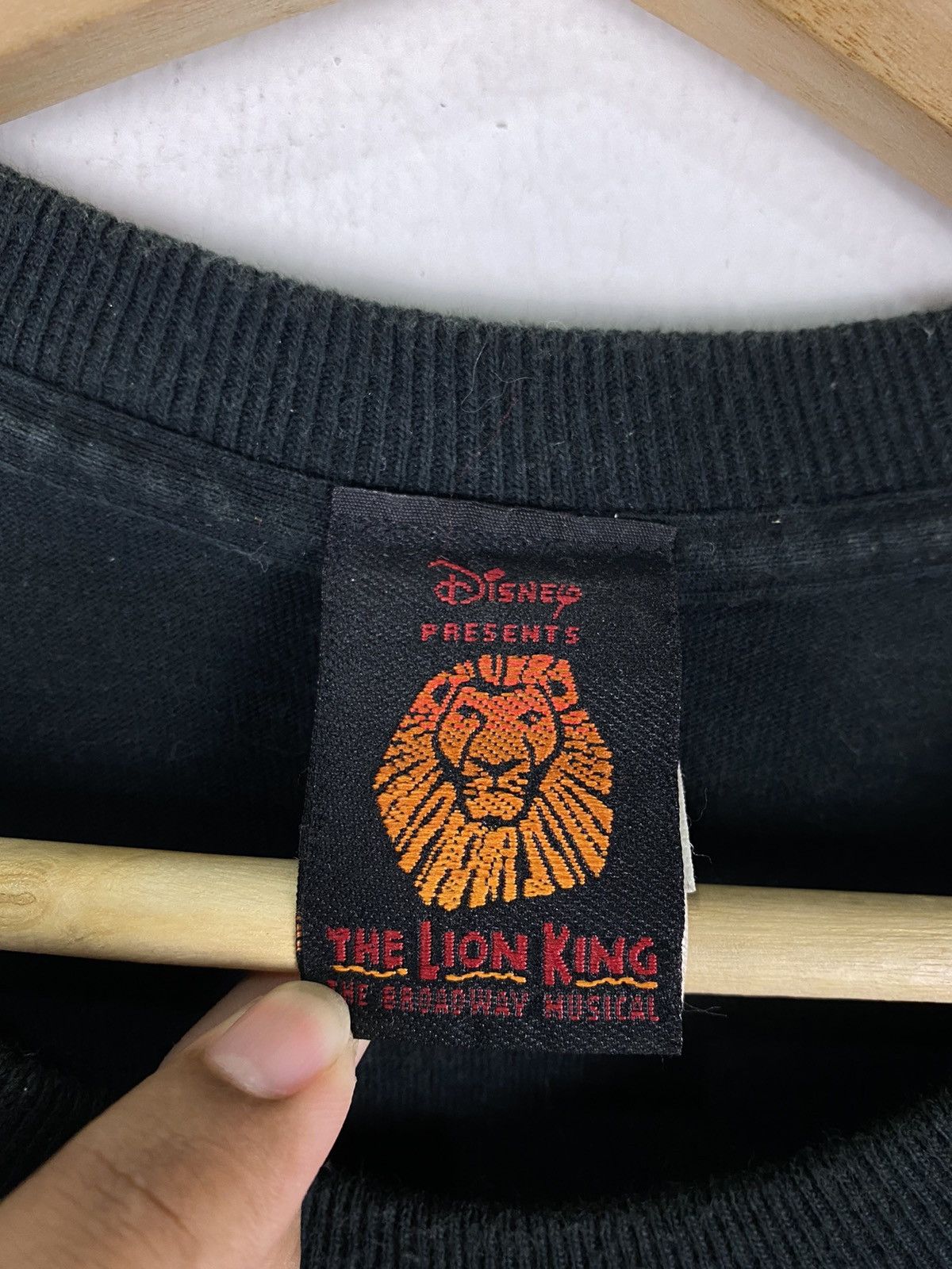 Disney GONE 🔥 Vintage The Lion King Musical Tees T Shirts Size US M / EU 48-50 / 2 - 4 Thumbnail