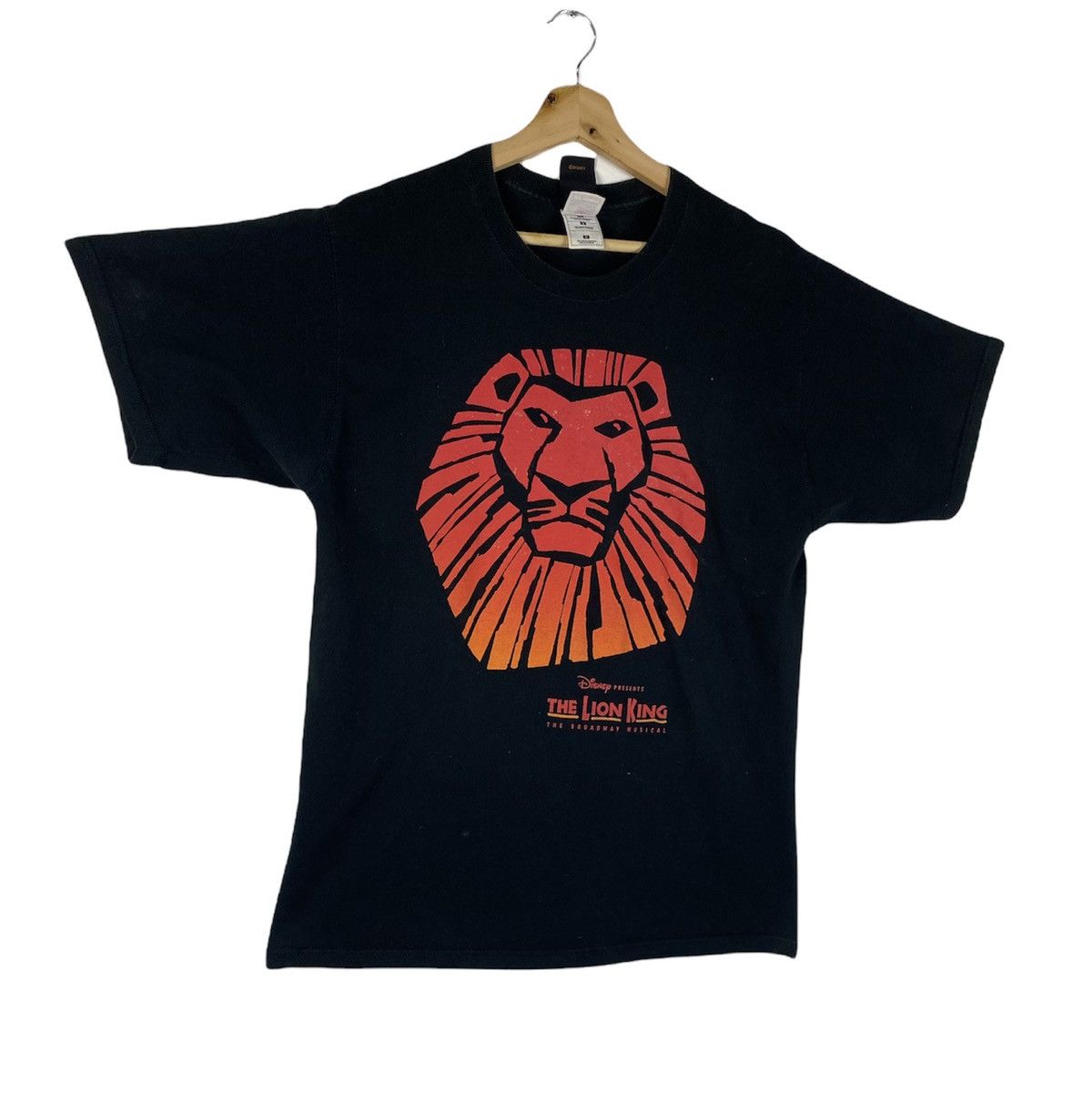 Disney GONE 🔥 Vintage The Lion King Musical Tees T Shirts Size US M / EU 48-50 / 2 - 2 Thumbnail