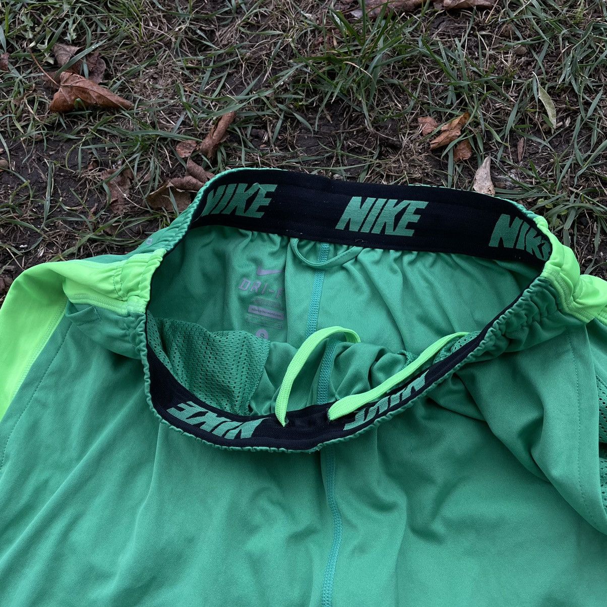 Nike Vintage Y2K Drill Nike Swoosh Logo Shorts Streetwear 90s Size US 30 / EU 46 - 5 Thumbnail