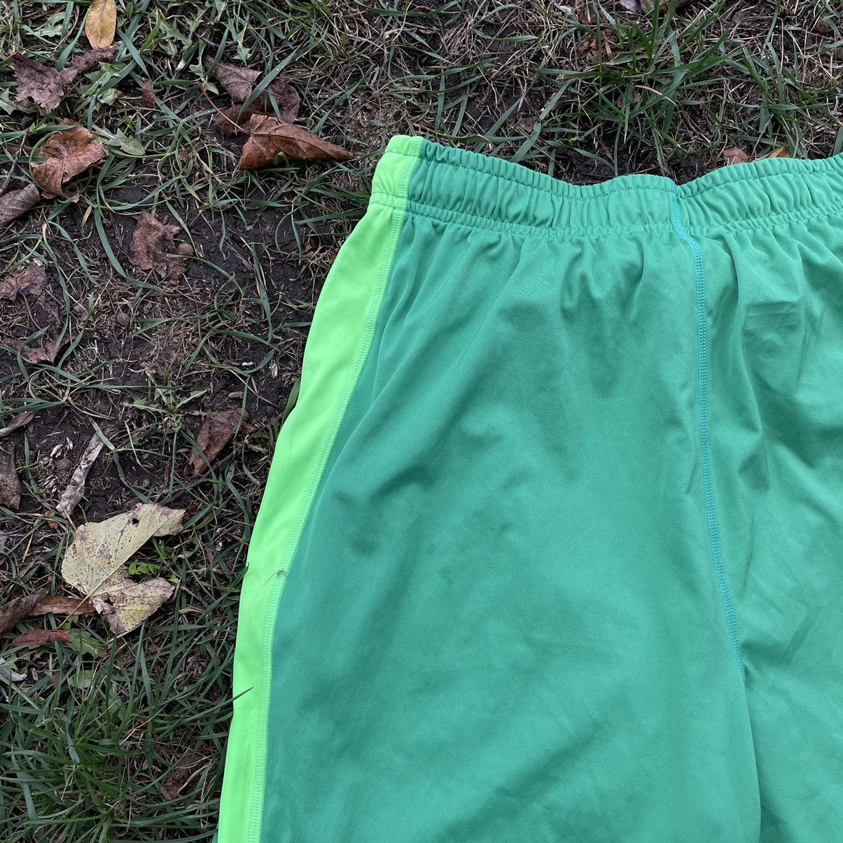 Nike Vintage Y2K Drill Nike Swoosh Logo Shorts Streetwear 90s Size US 30 / EU 46 - 7 Thumbnail